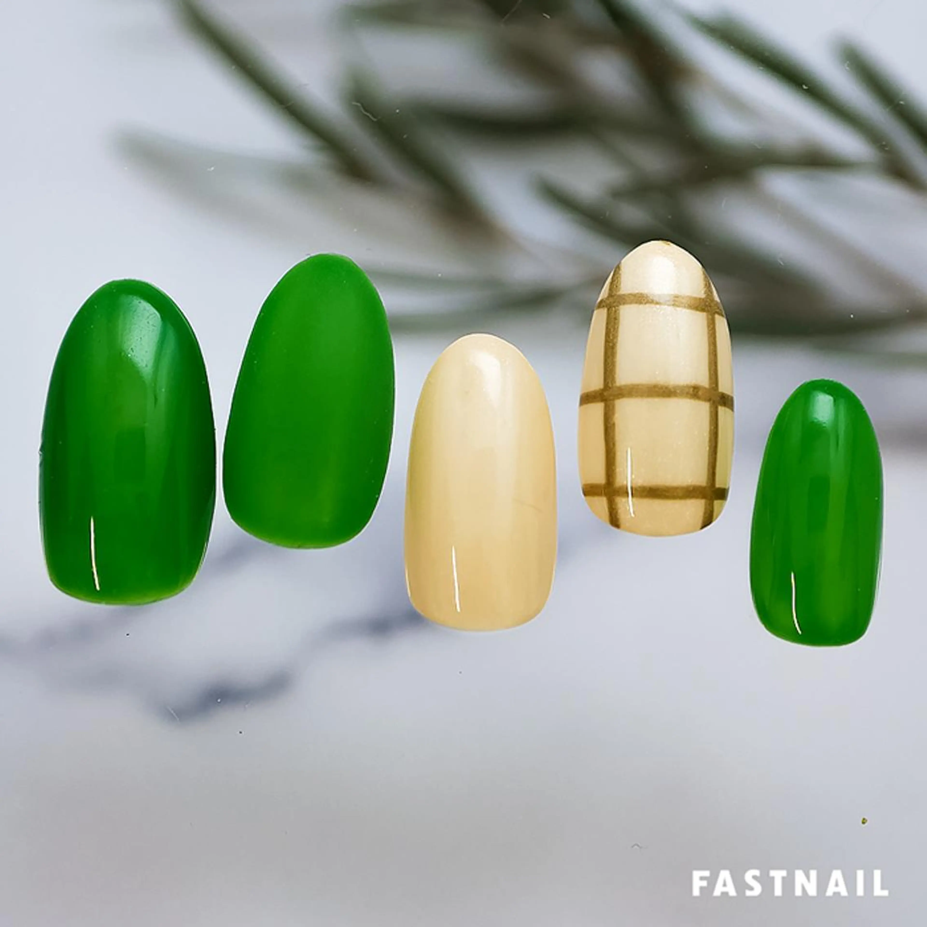 ネイル フットネイル フレンチネイル ジェルネイル グリーン ワンカラーネイル ファストネイル　ロコ 志免のネイルデザイン