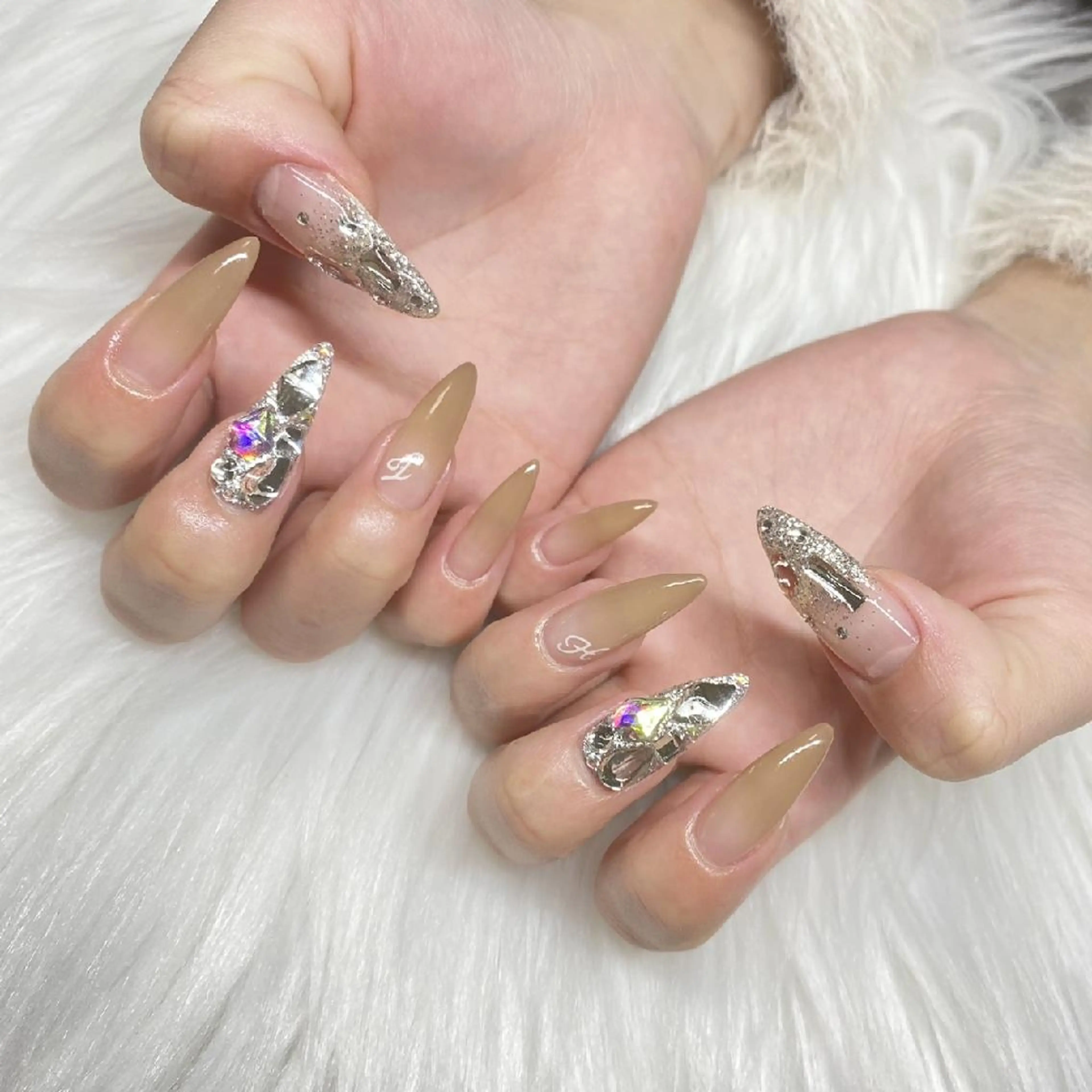 ４本アート（オフなし）の写真