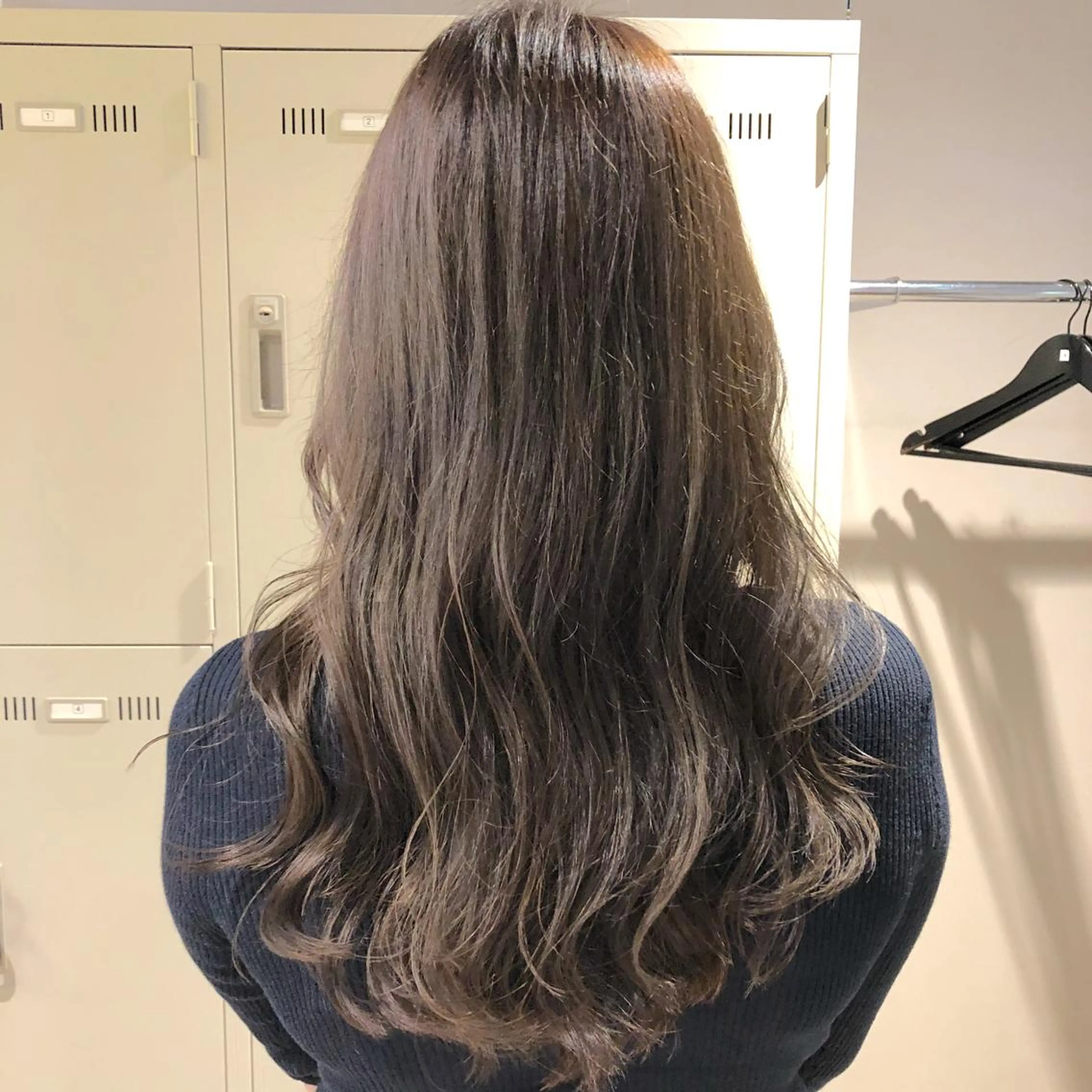 ロング カラー カット ヘアカラー 🌈ハイトーン×暗髪 🦄TAKUMI🦄のヘアスタイル