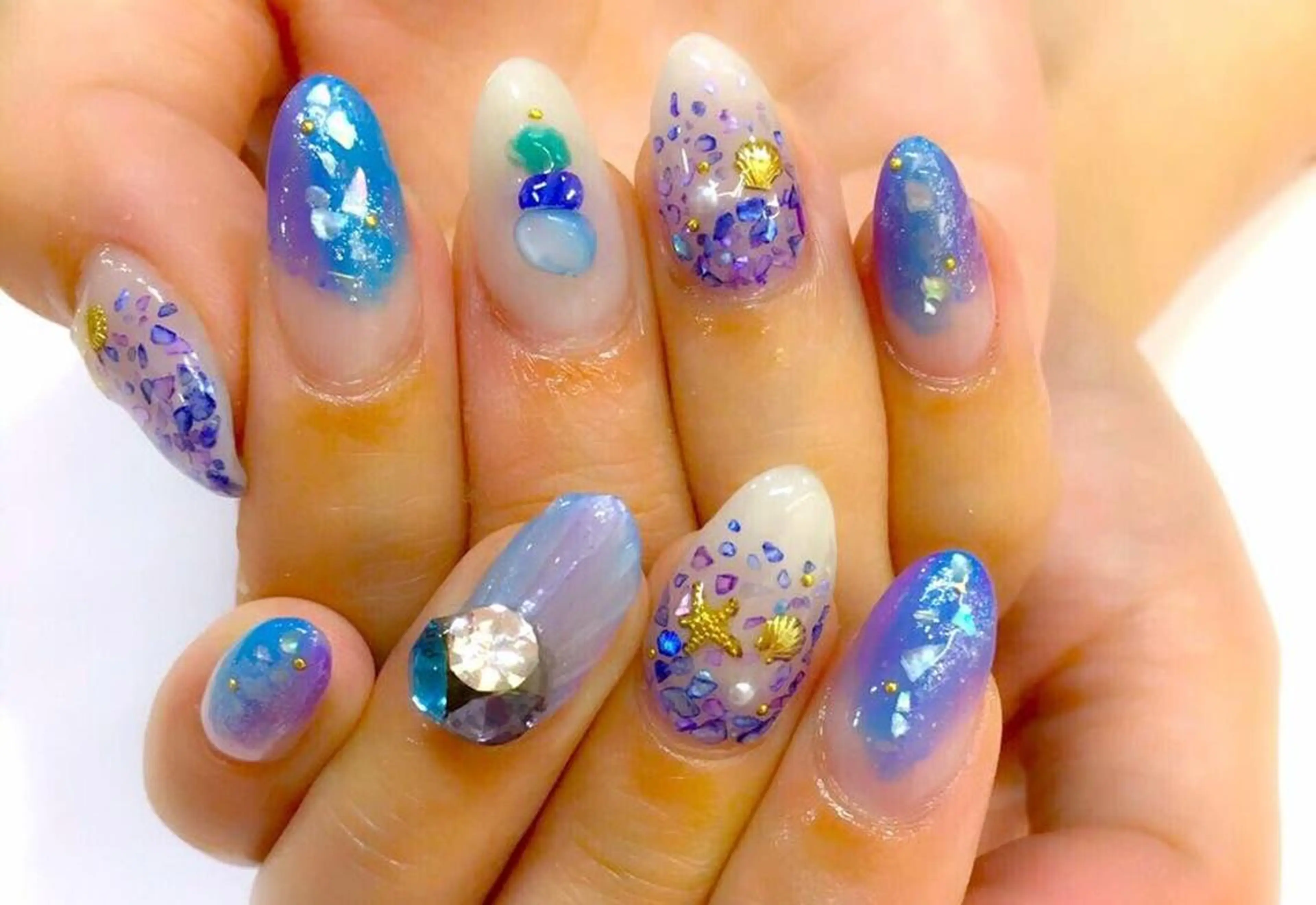 ロング カラー パーマ ヘアアレンジ メンズ キッズ ネイル マツエク・マツパ NAILSGOGO shibuyaのネイルデザイン