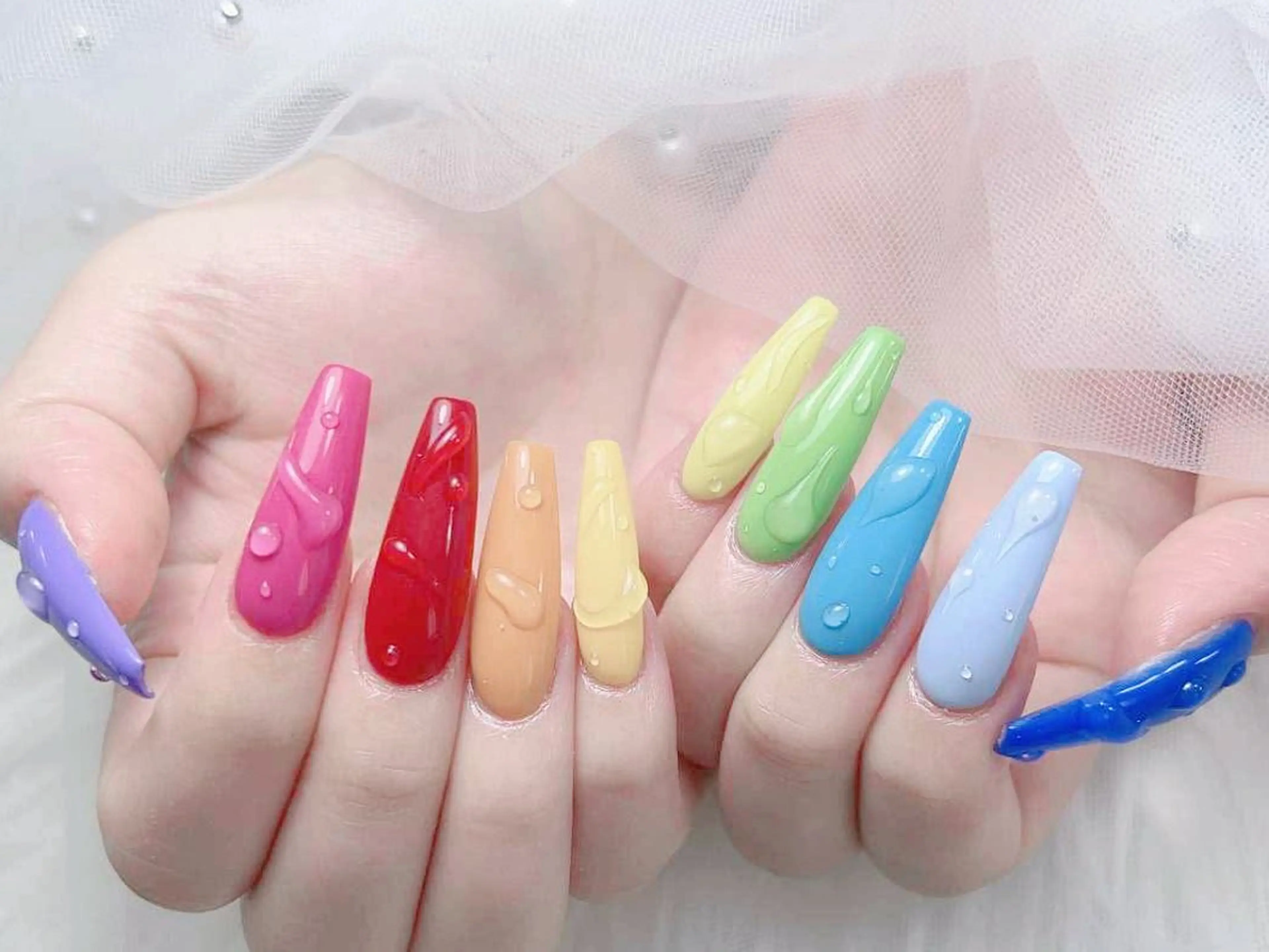 ネイル 成人式 ロングネイル マグネットネイル 大理石ネイル(マーブル) リボン ハンドネイル MoMoA Nail ネイル長さ出し専門店のネイルデザイン