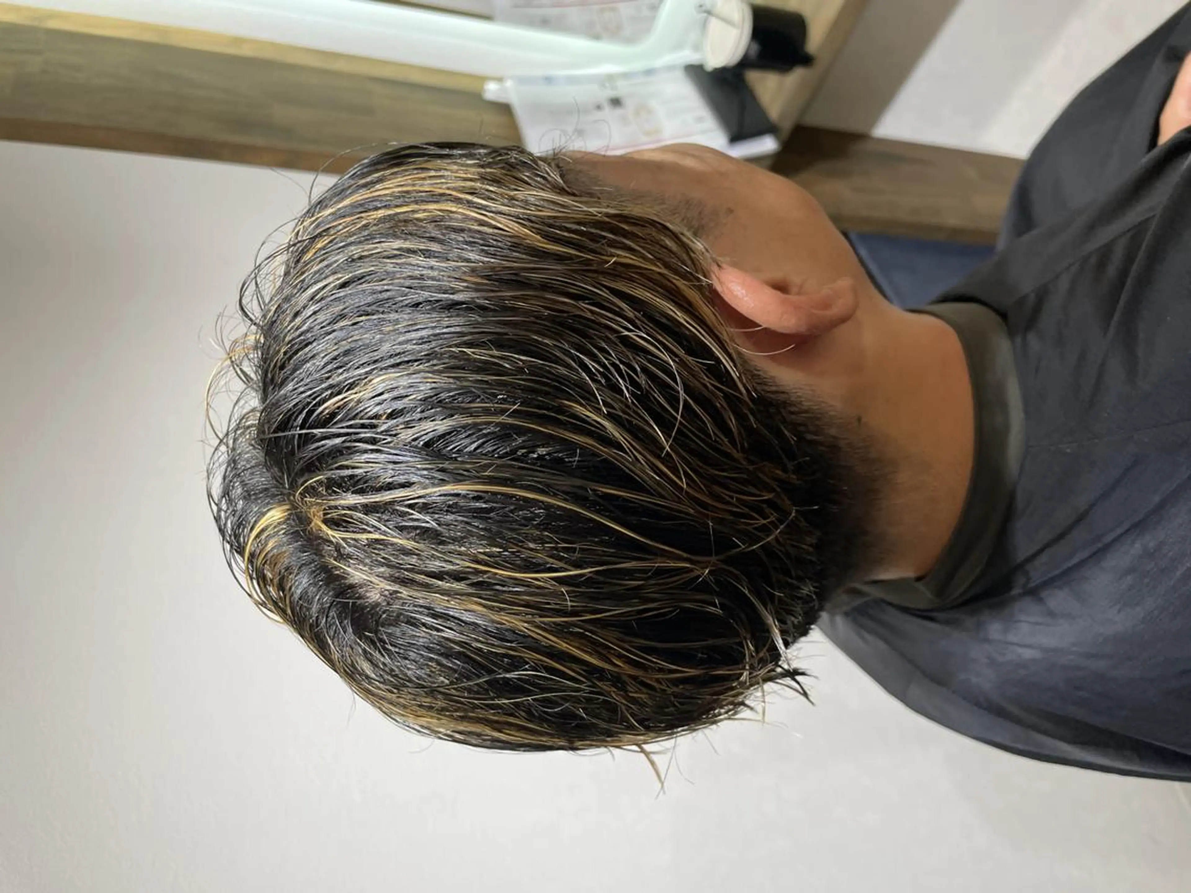 ショート カラー メンズ メンズブリーチ メンズハイライト メンズメッシュ ブリーチ ハイライトカラー カット ヘアカラー 名駅Private Salon　Noaのヘアスタイル