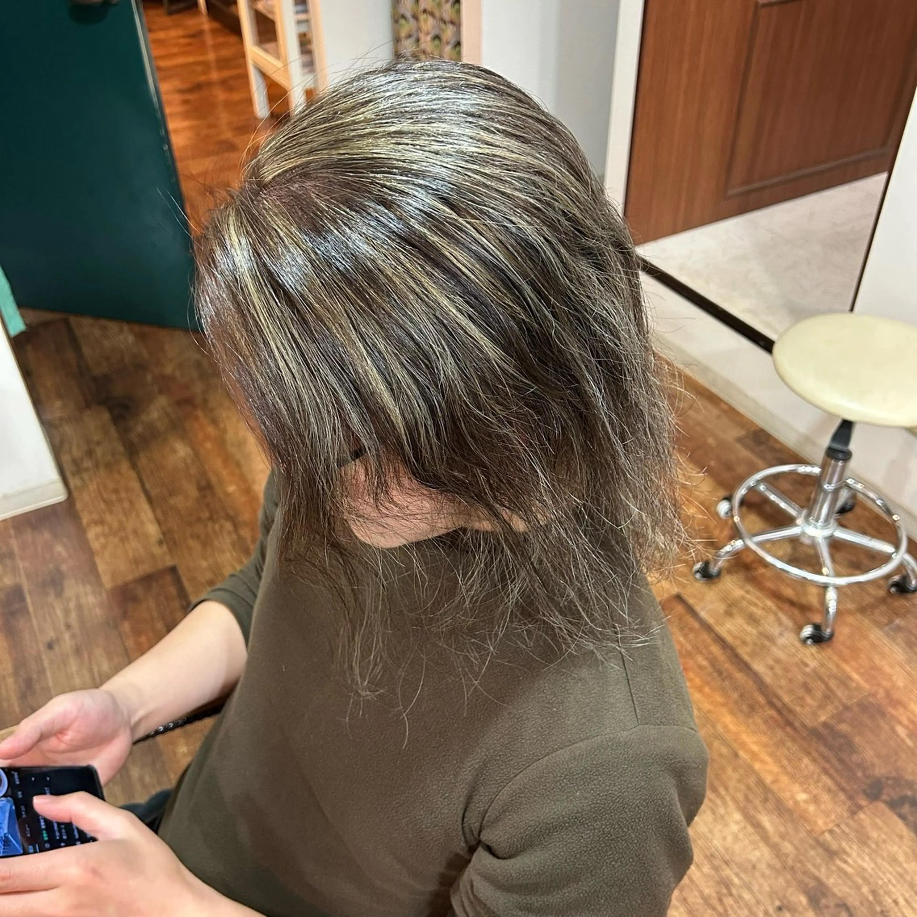 🎨【平日限定】インナーブリーチ or ハイライト× カット + トナーカラー + カラー ✂️🌈の写真