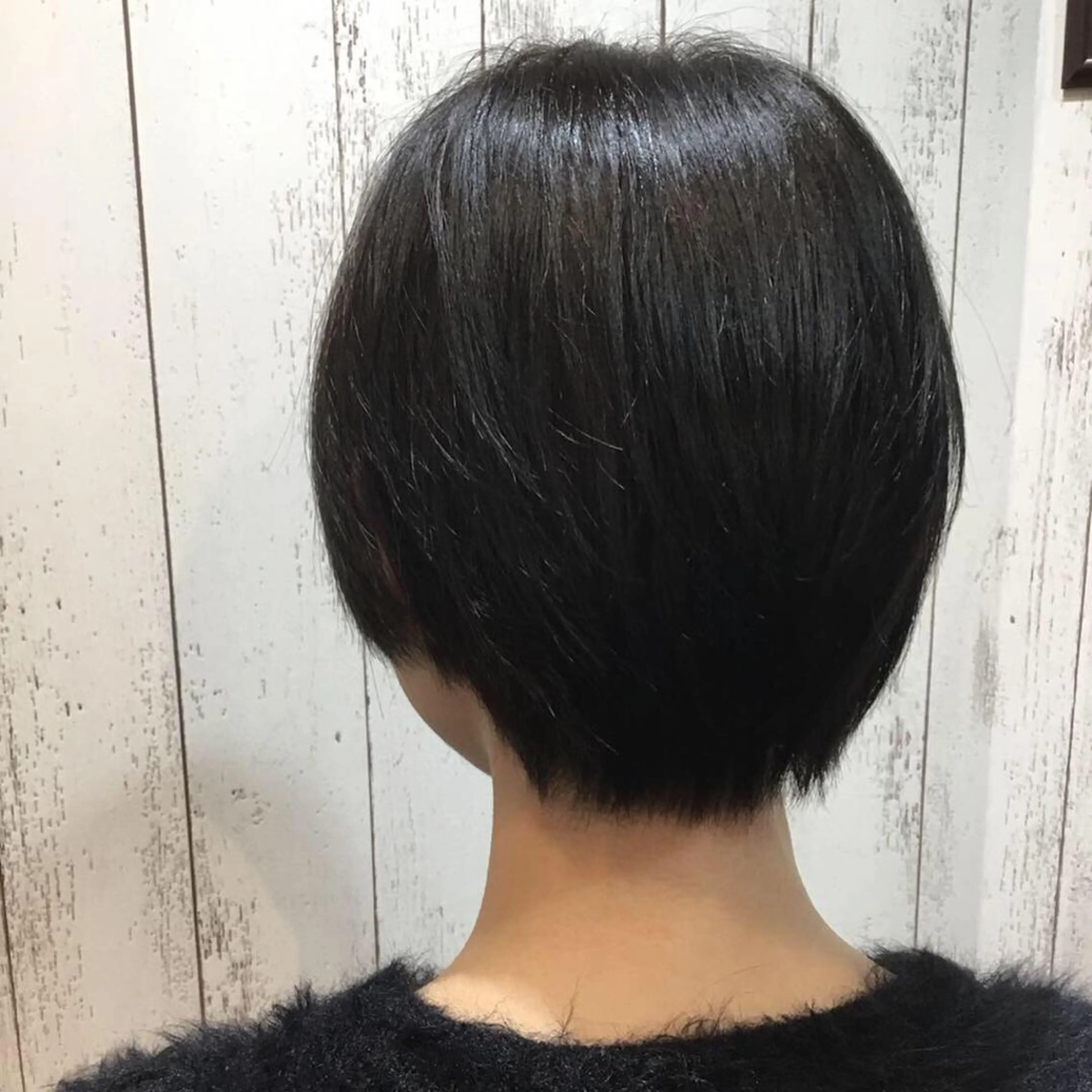 ショート カラー embrace エンブレイスのヘアスタイル