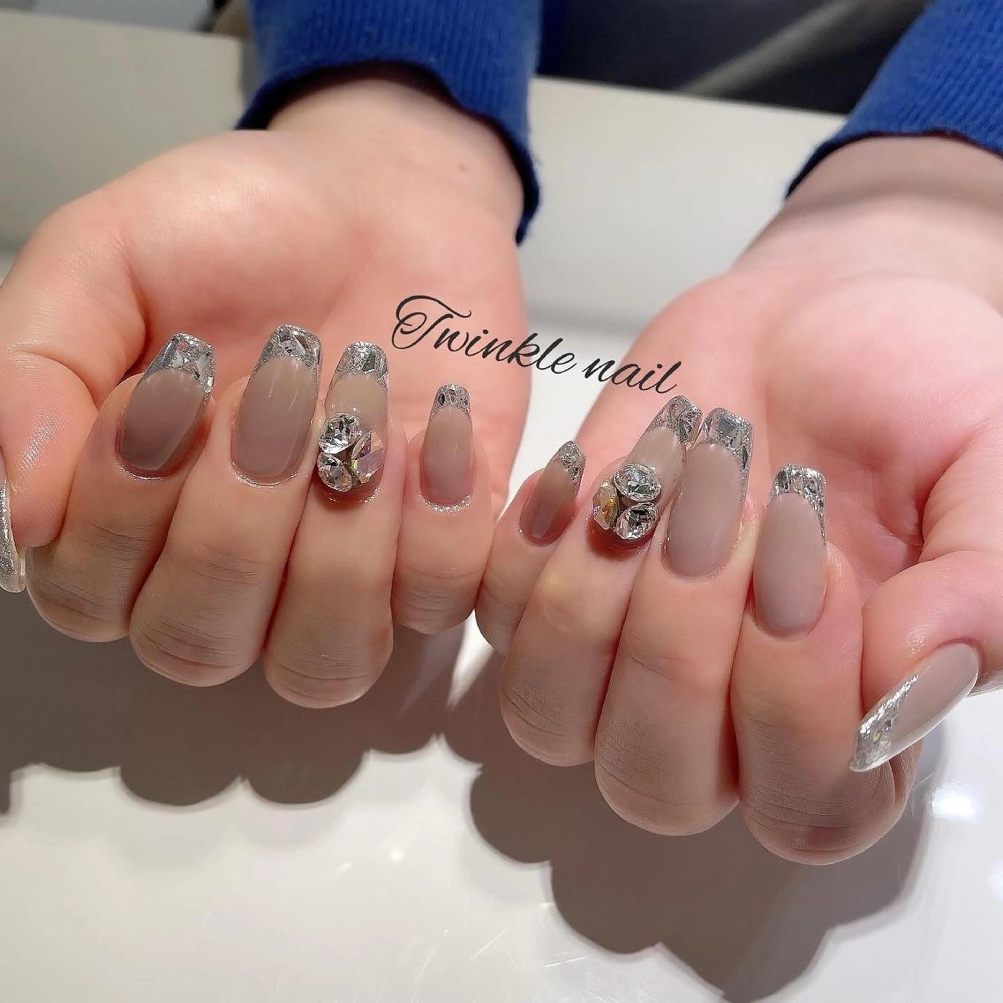 ネイル ハンドネイル ハンドケア 中井 綾香の眉毛・アイブロウイメージ