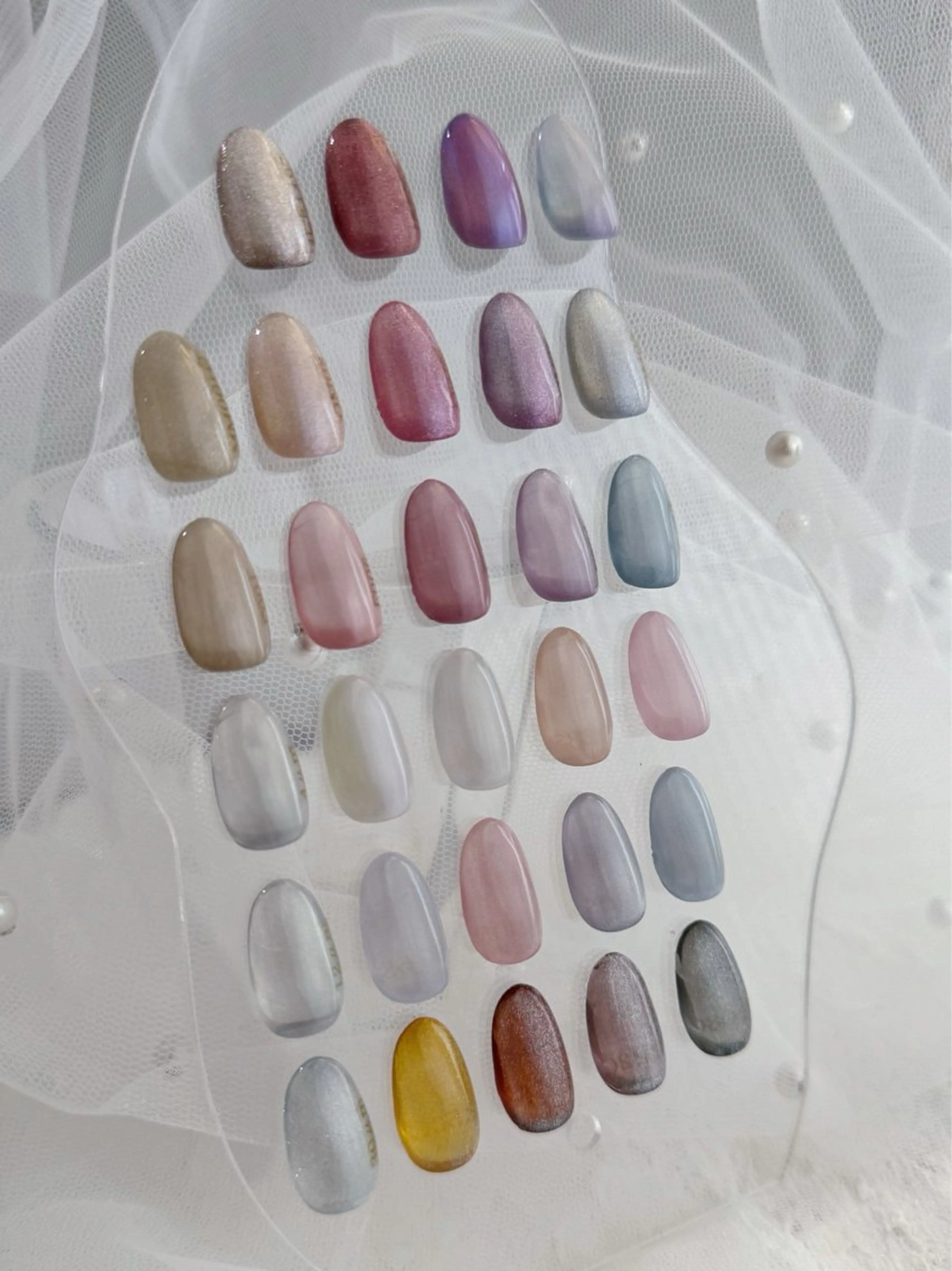 ネイル マグネットネイル ハンドネイル ハンドケア nuu 栄  /  シェアサロン所属・nuu栄 ユキ / 大人ニュアンスのネイルデザイン