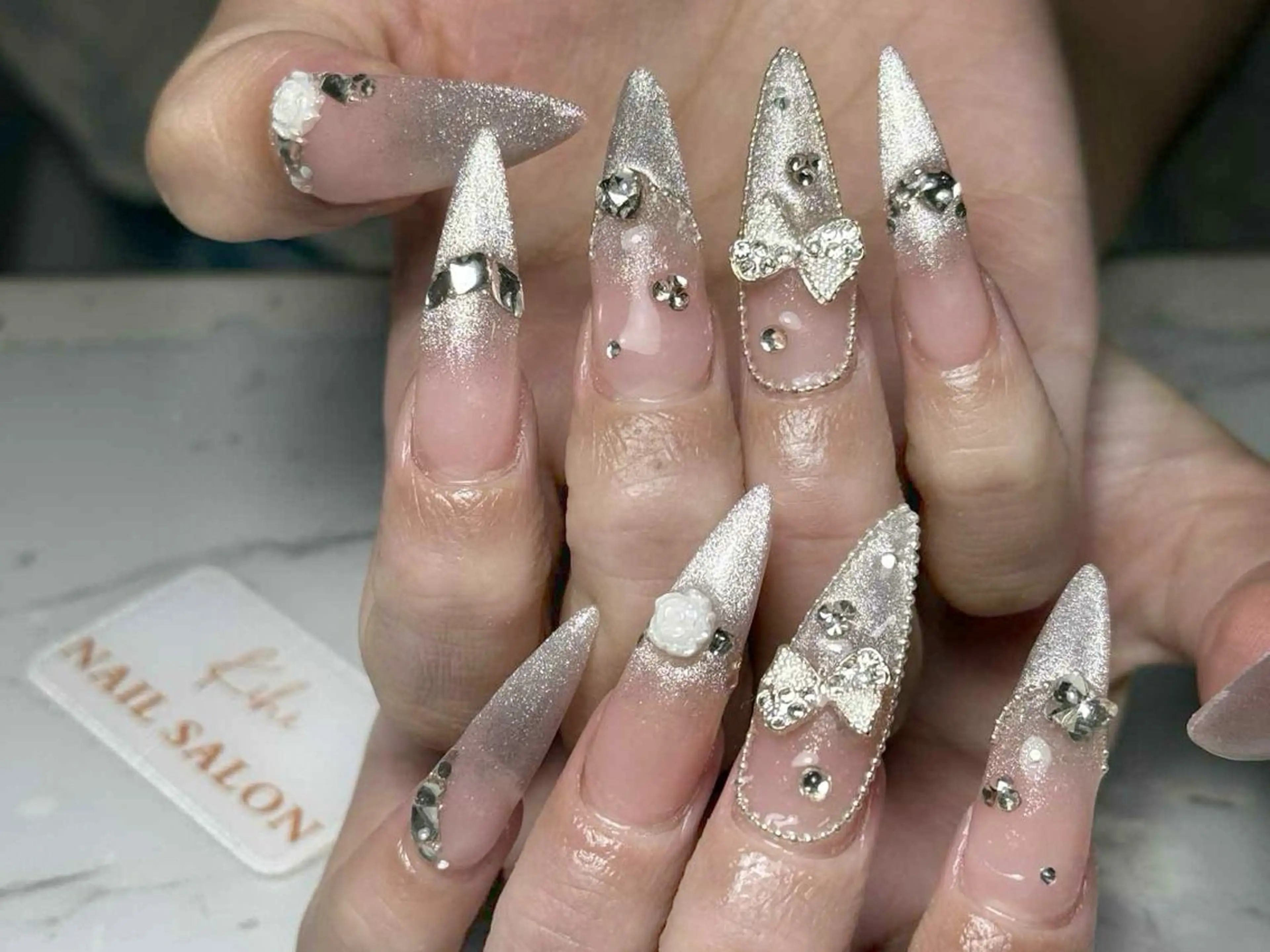 ネイル アートネイル フレンチネイル ジェルネイル グラデーション 韓国ネイル ハンドネイル ハンドケア さくら💮💮 【オフ無料】のネイルデザイン