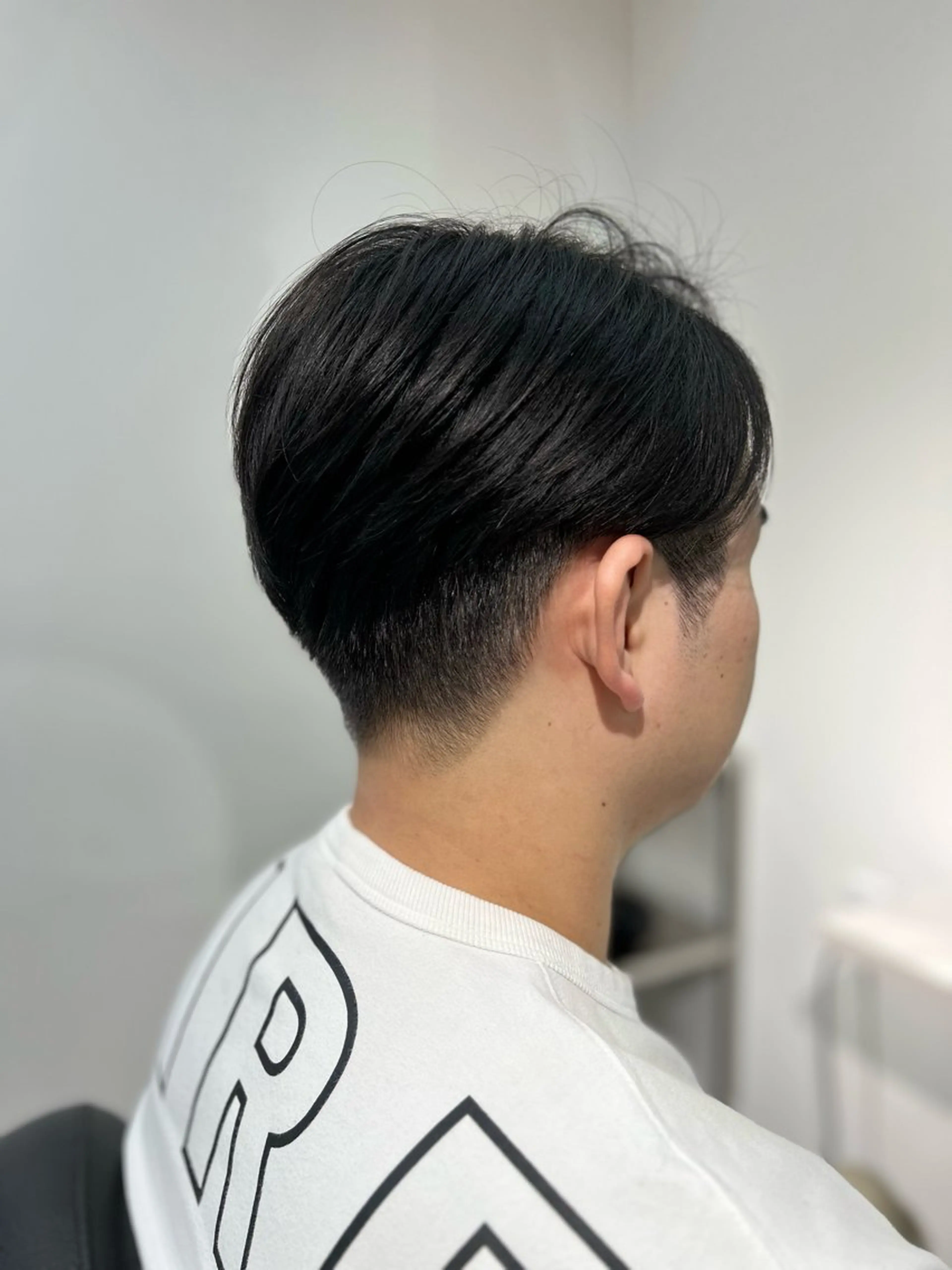 ショート メンズ アップバング ビジネス マッシュ メンズショート 刈り上げ ワックス脱毛 CHELSEA  梅田所属・OKADA/メンズ /カット/眉/縮毛のヘアスタイル