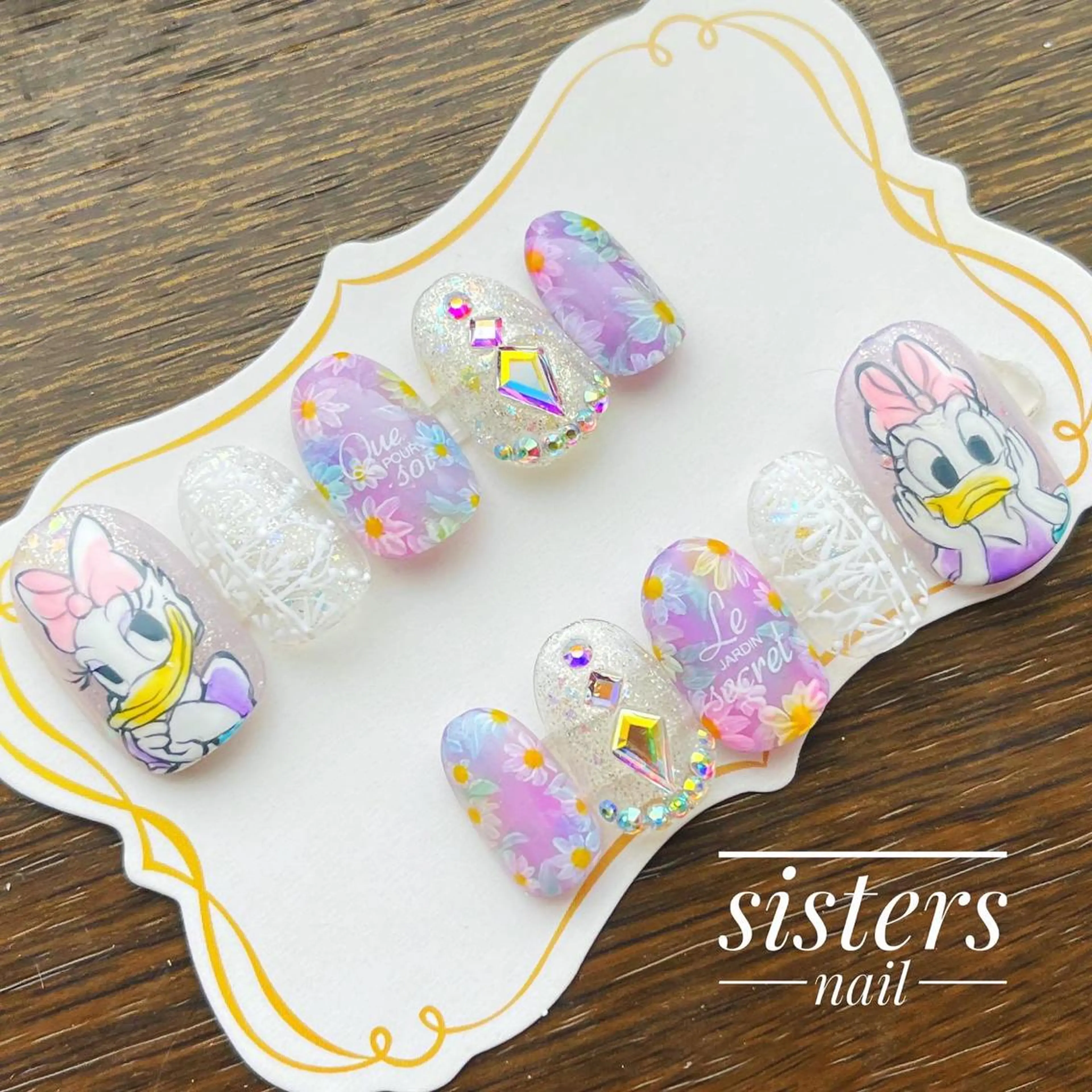 ネイル アートネイル フラワーネイル キラキラネイル レース ニュアンスネイル ハンドネイル ハンドケア sisters nail.fのネイルデザイン