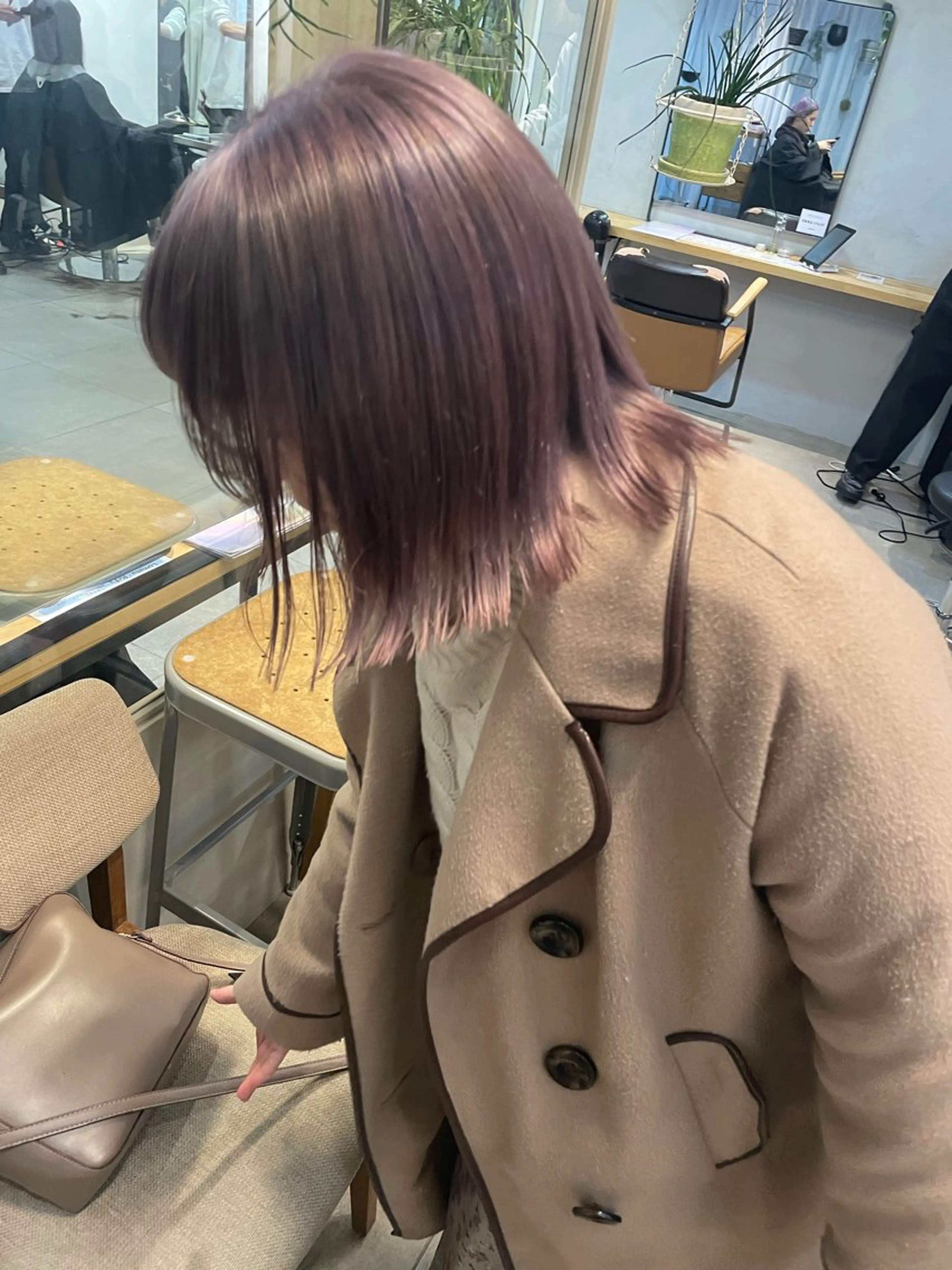 ショート カラー ミルクティー× グレージュMOMOのヘアスタイル