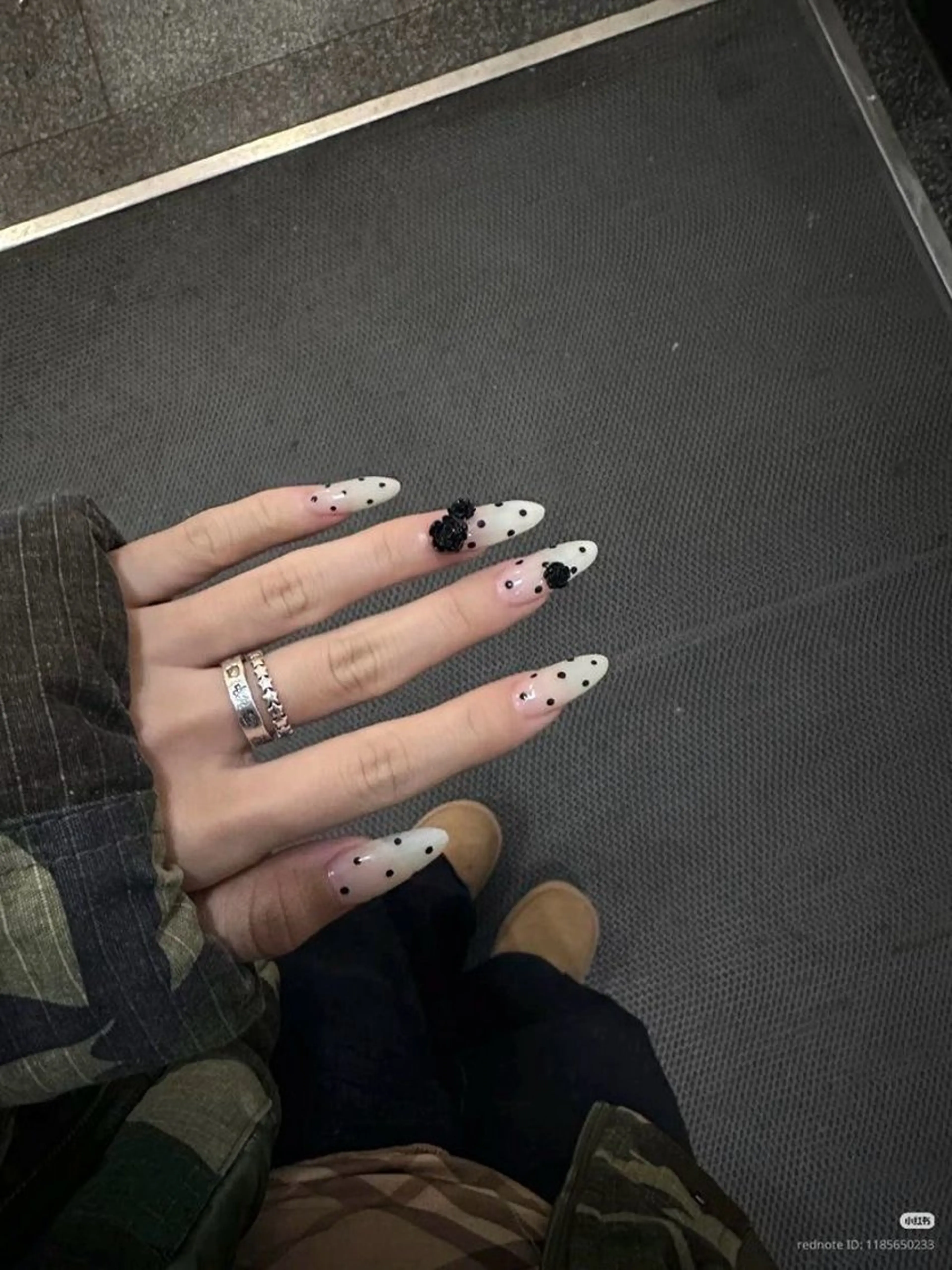 ネイル キラキラネイル 韓国ネイル シンプルネイル ワンホンネイル ハンドネイル MEI Nailのネイルデザイン