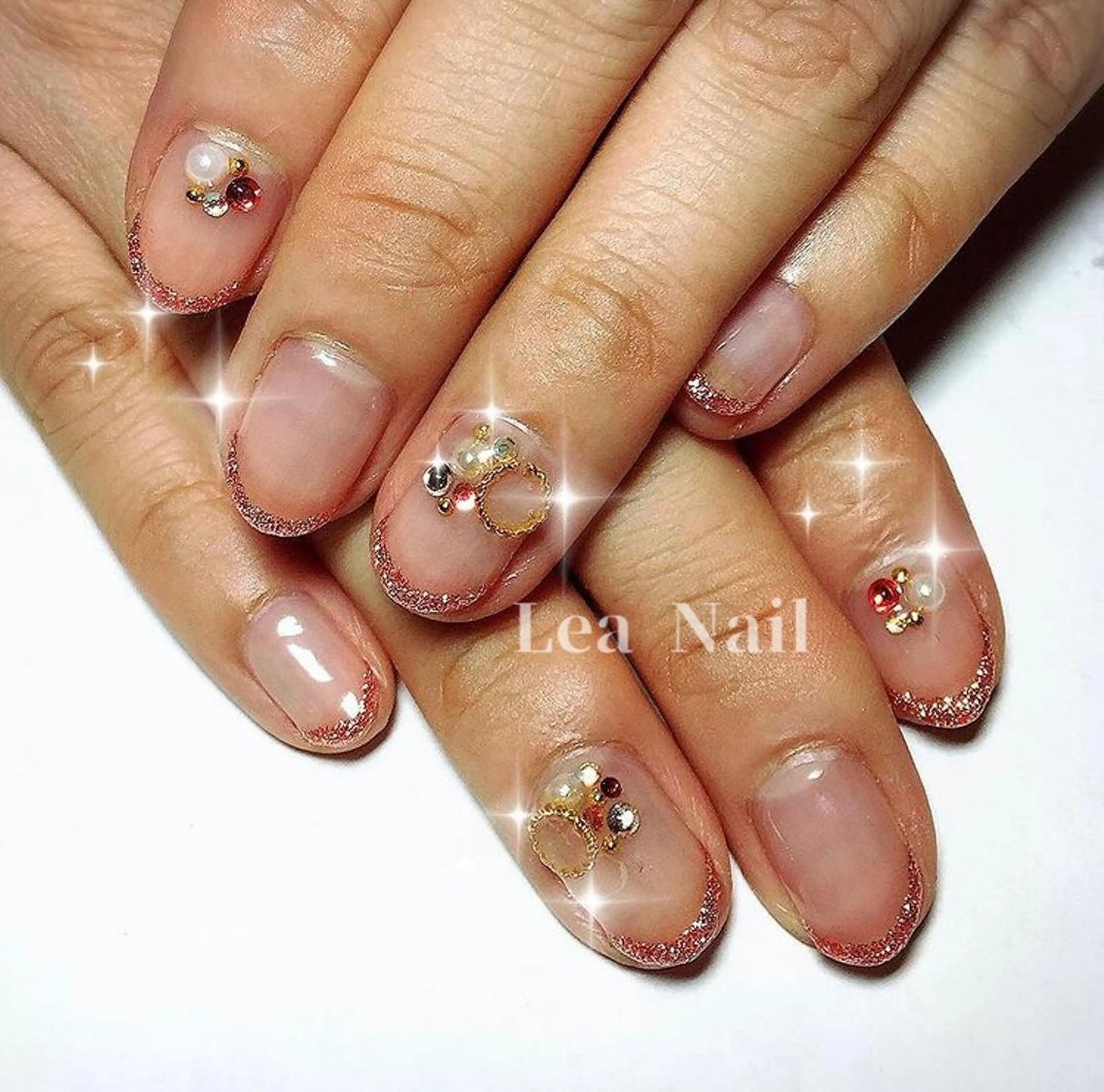 ネイル フレンチネイル キラキラネイル Lea Nailのネイルデザイン