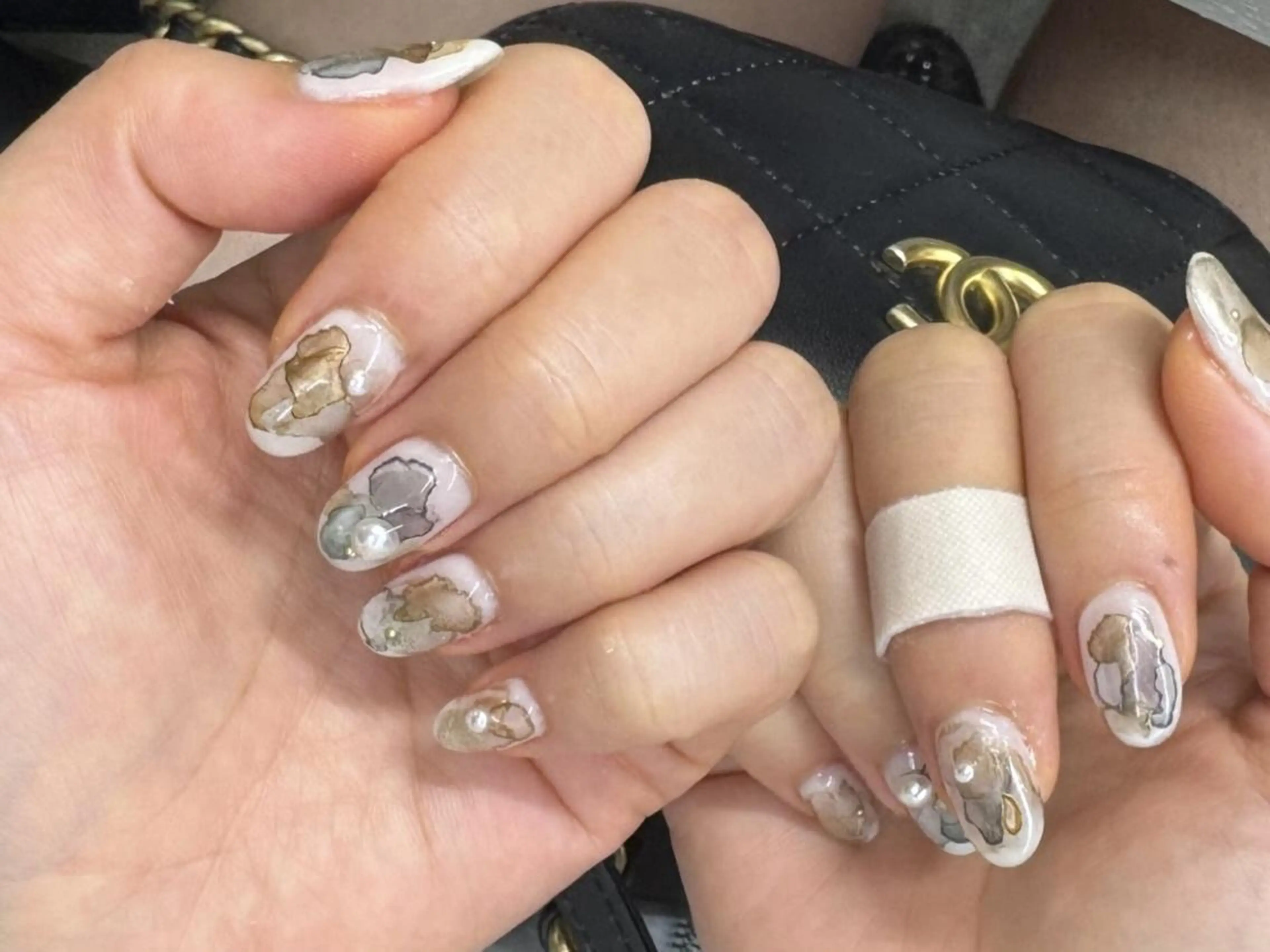 ネイル ジェルネイル 韓国ネイル ワンホンネイル nailstudio eviz新宿店のネイルデザイン