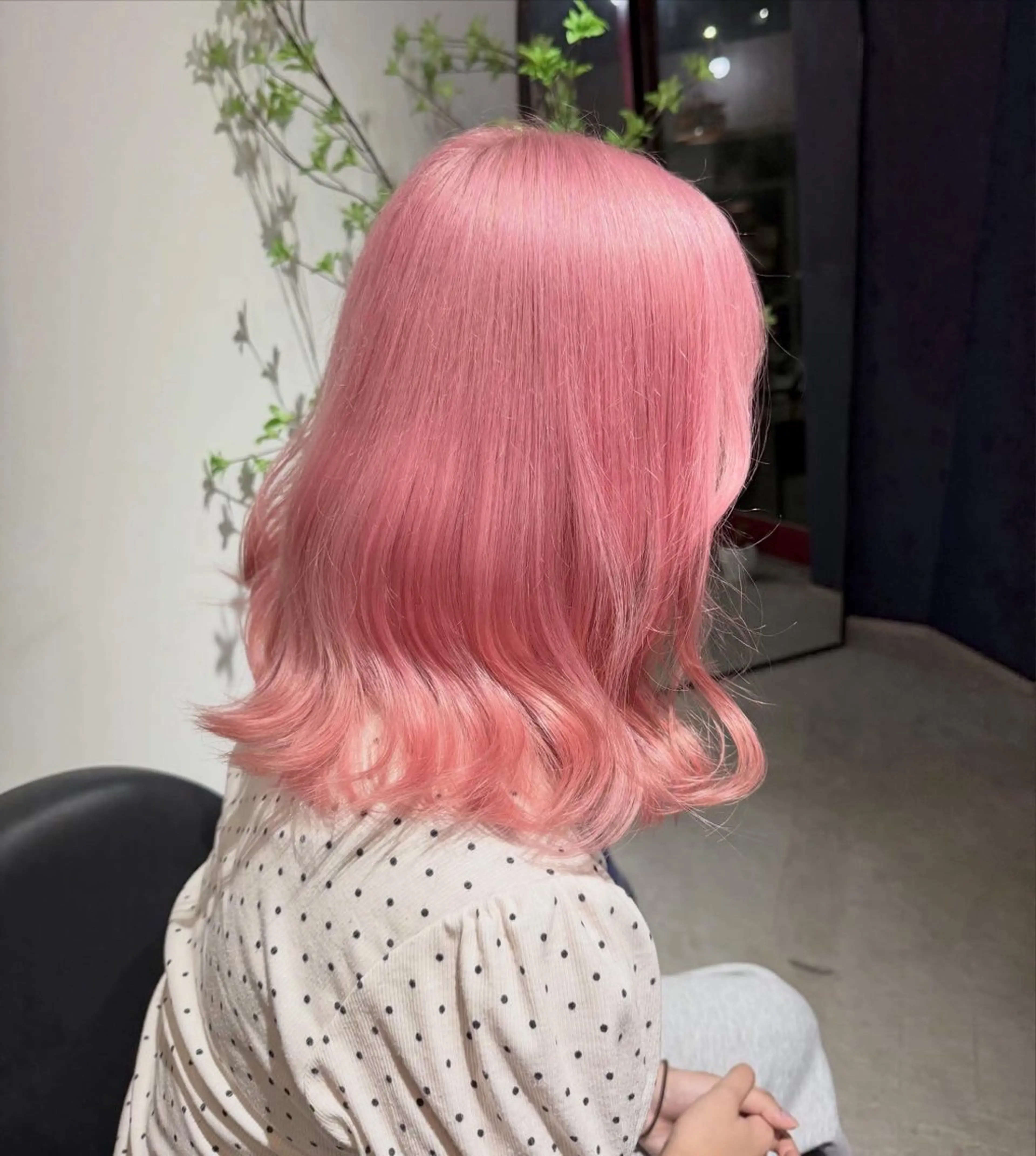 ミディアム カラー ブリーチ ピンクカラー ヘアカラー 透明感カラー🩶韓国 ヘア🩶ワカナのヘアスタイル