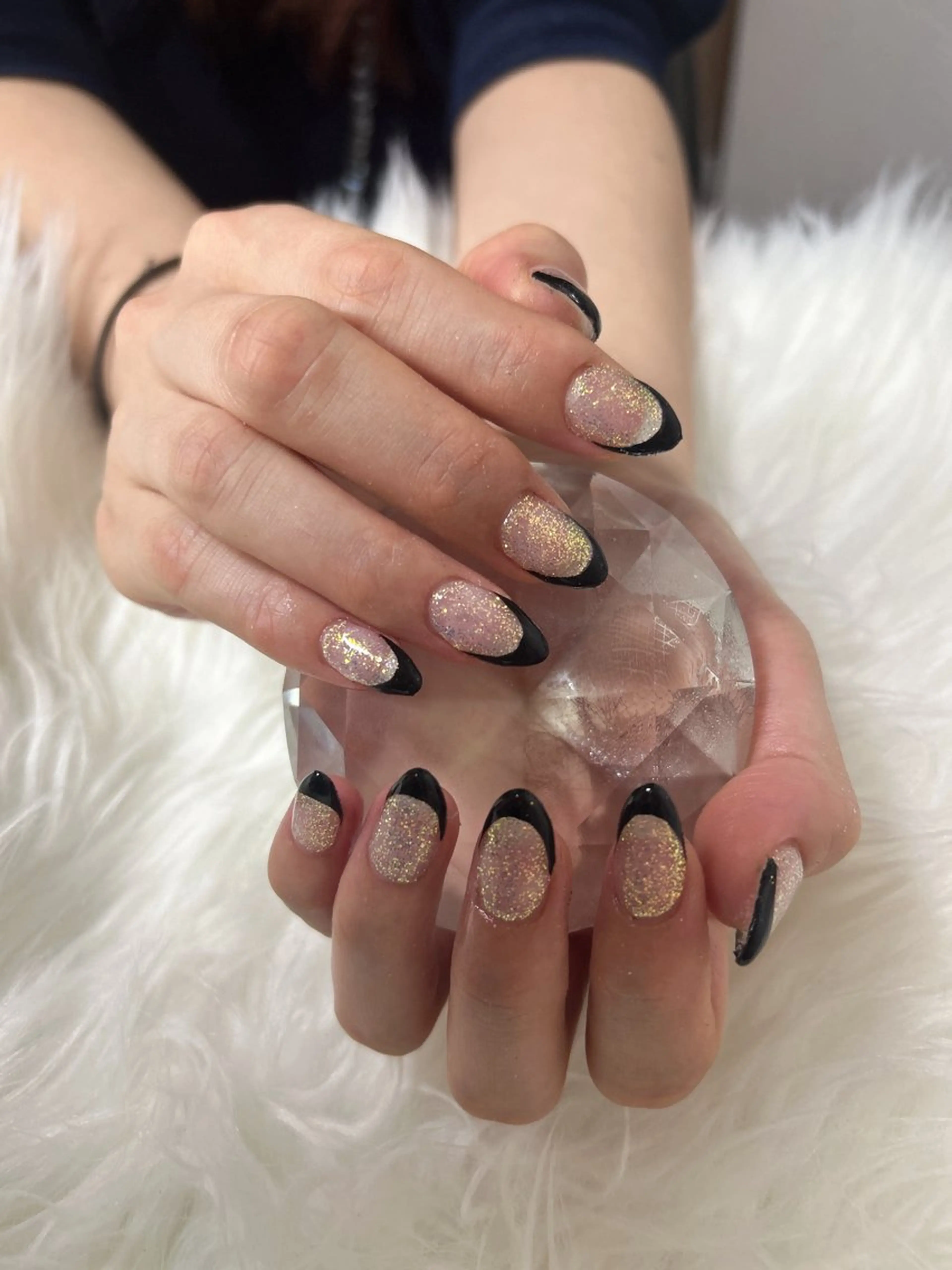 ネイル フレンチネイル ラメ(グリッター) Beauty　salon Alona所属・Nail salon Charmanteのネイルデザイン