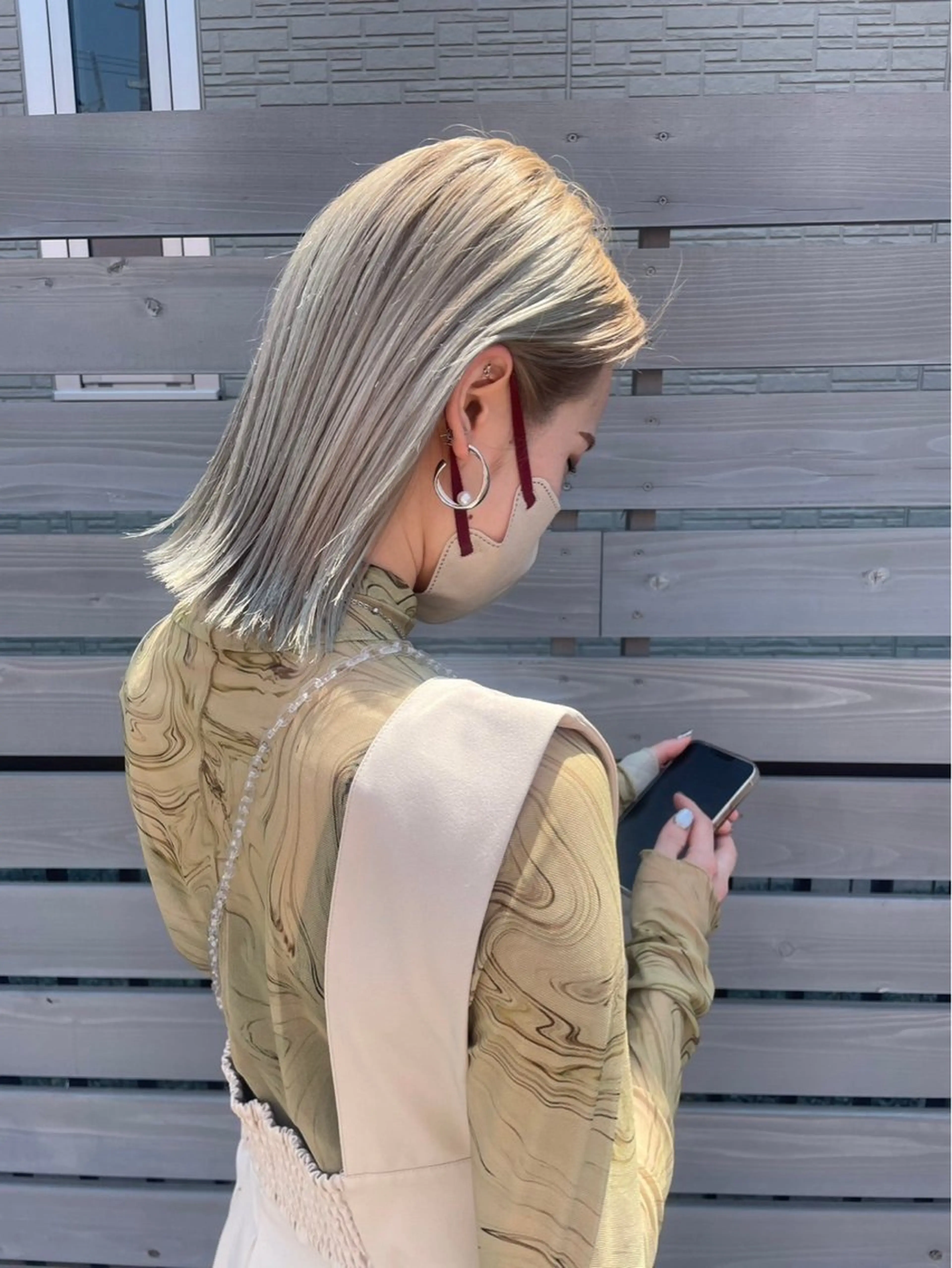 ミディアム カラー カット ヘアカラー トリートメント ☘️折戸結菜☘️ ハイトーンカラーのヘアスタイル