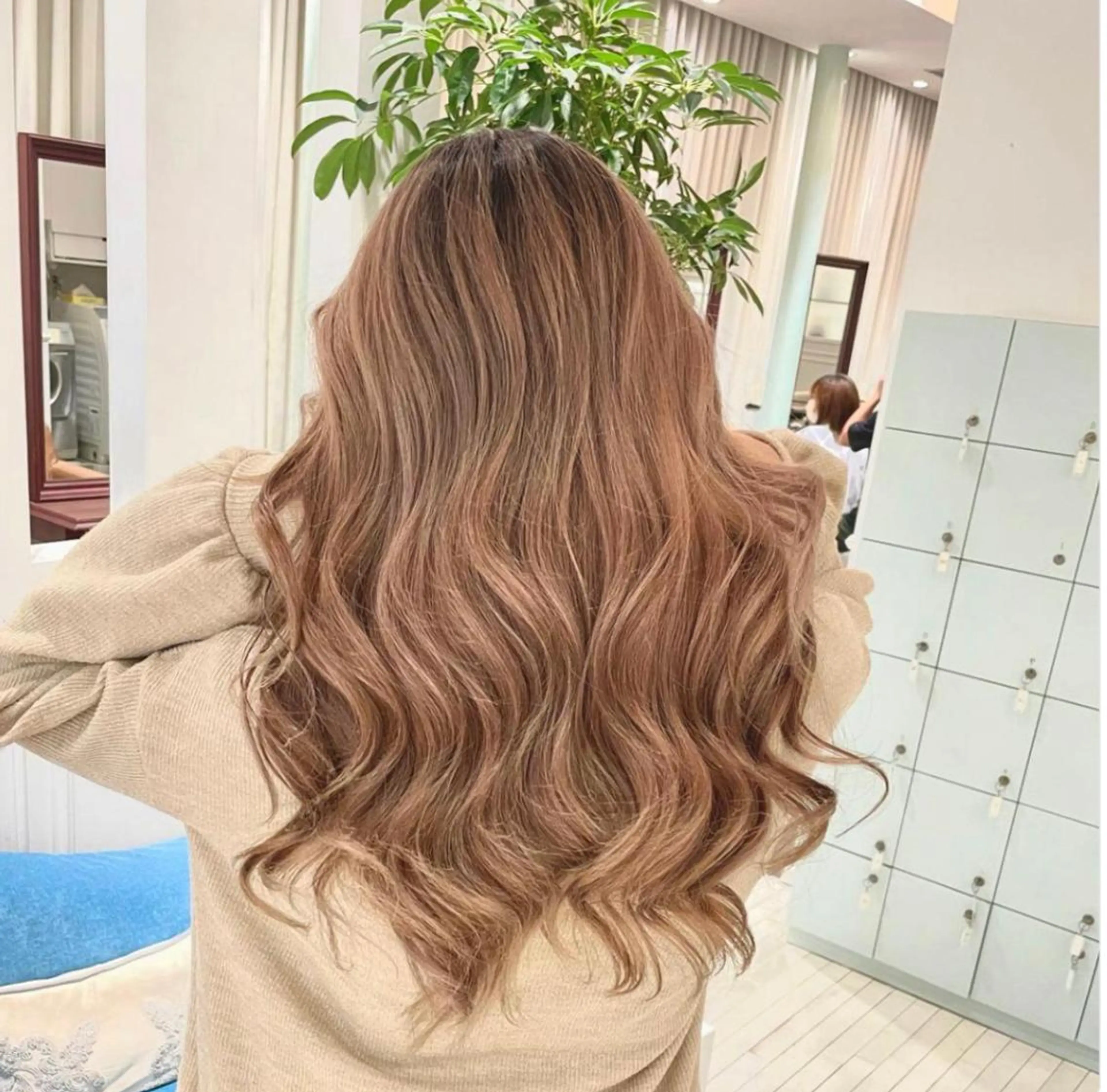 セミロング カラー ヘアアレンジ ヘアカラー 🌹TikTok４万 ﾌｫﾛﾜｰ🌹AKIのヘアスタイル