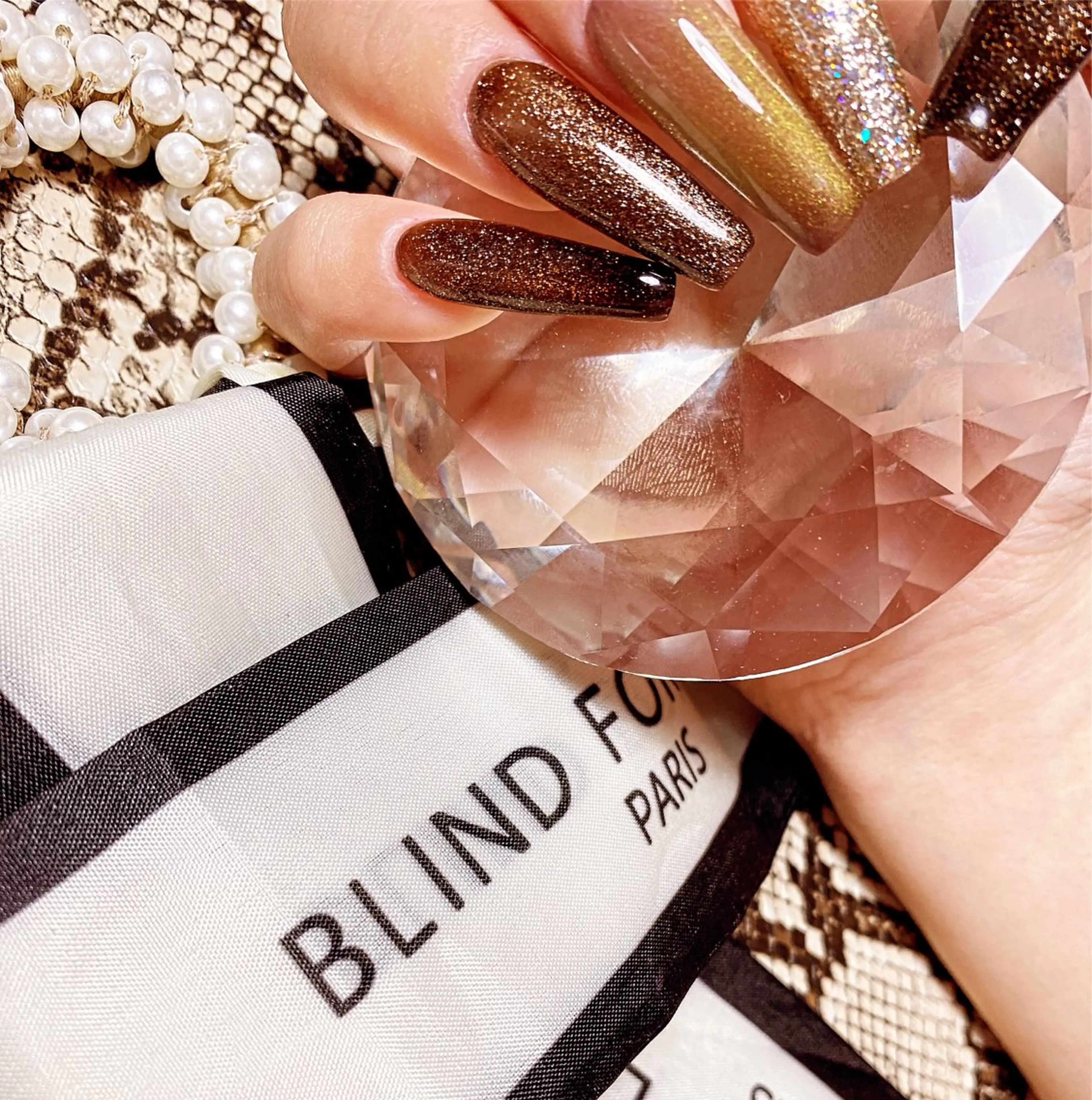 ネイル アートネイル ブラウン フットネイル ニュアンスネイル ワンカラーネイル ハンドネイル BavardageNail所属・Bavardage Nailのネイルデザイン