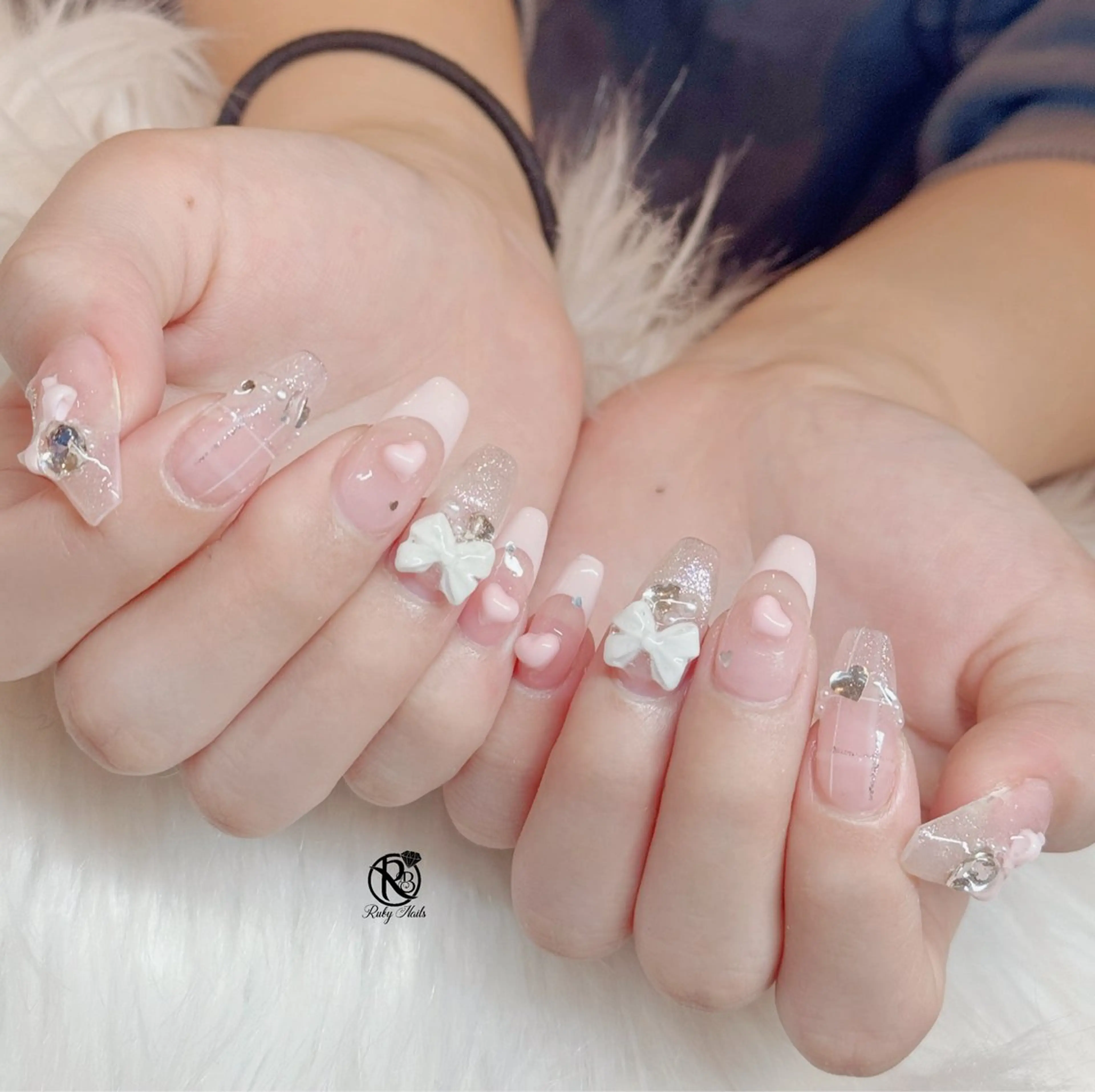 ネイル ボルドー ブラウン チークネイル ドット フットネイル ハンドネイル Yukichan 日暮里店のネイルデザイン