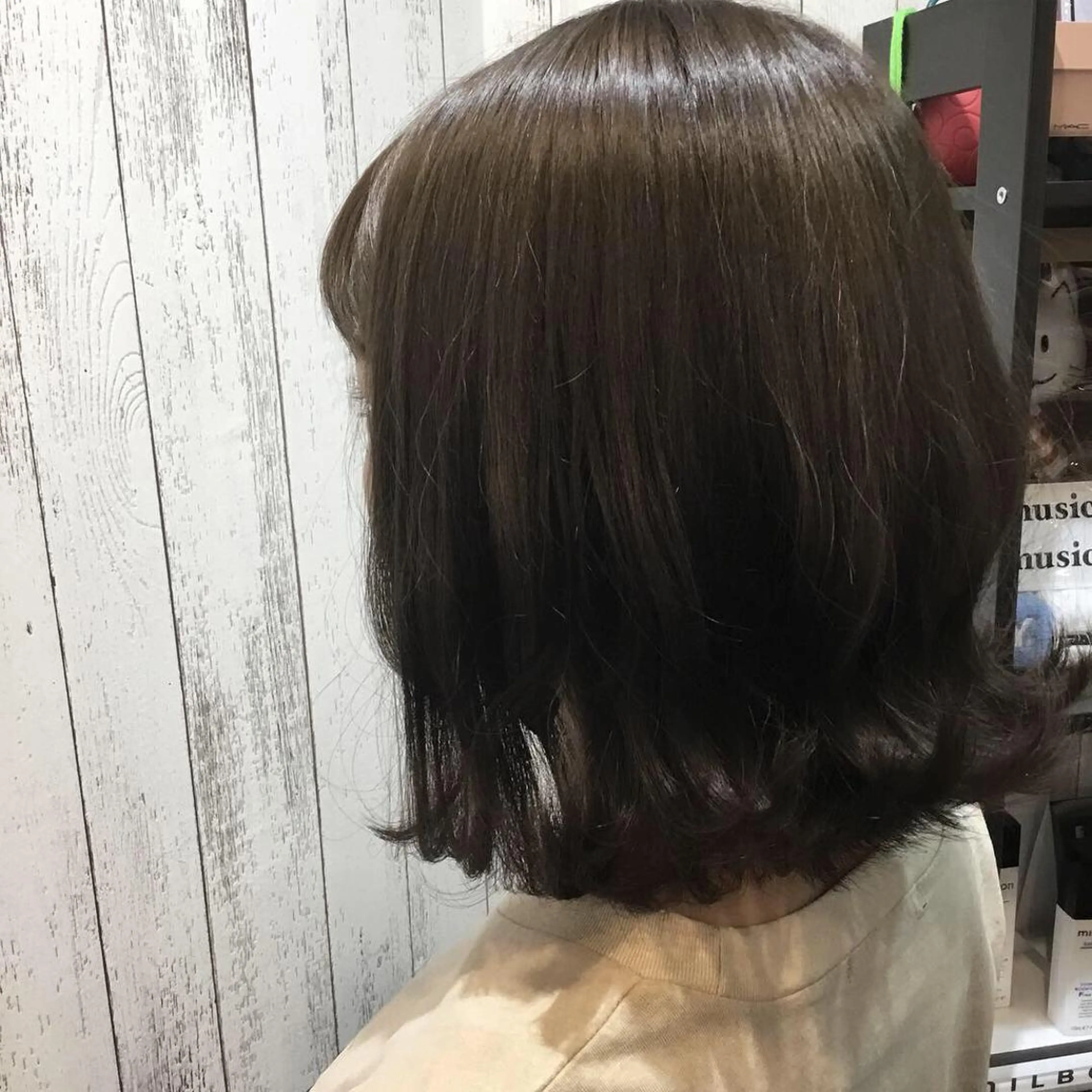 ミディアム カラー embrace エンブレイスのヘアスタイル