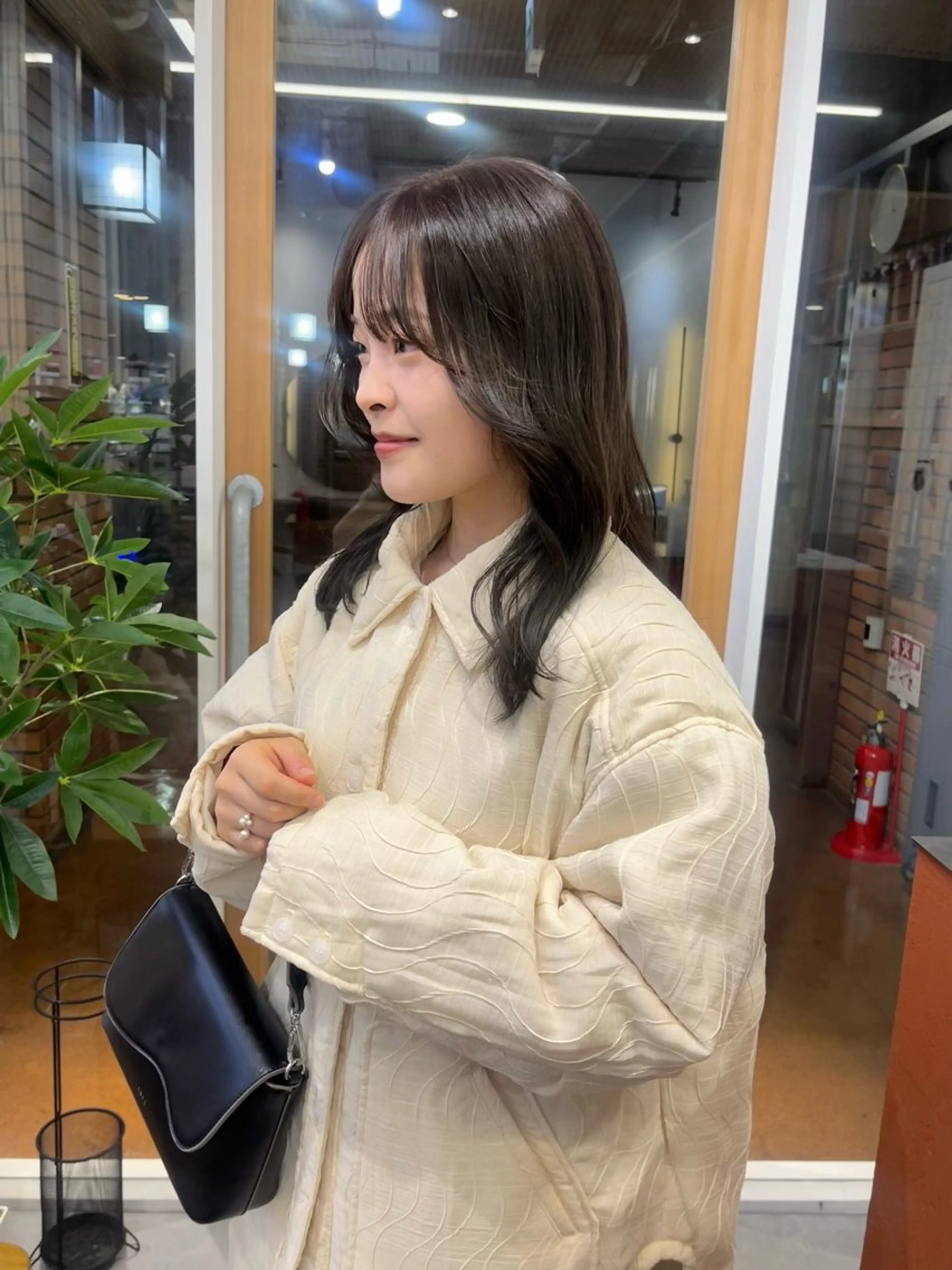 ロング カット ヘアカラー トリートメント ブリーチなしカラー /ベージュカラーのヘアスタイル