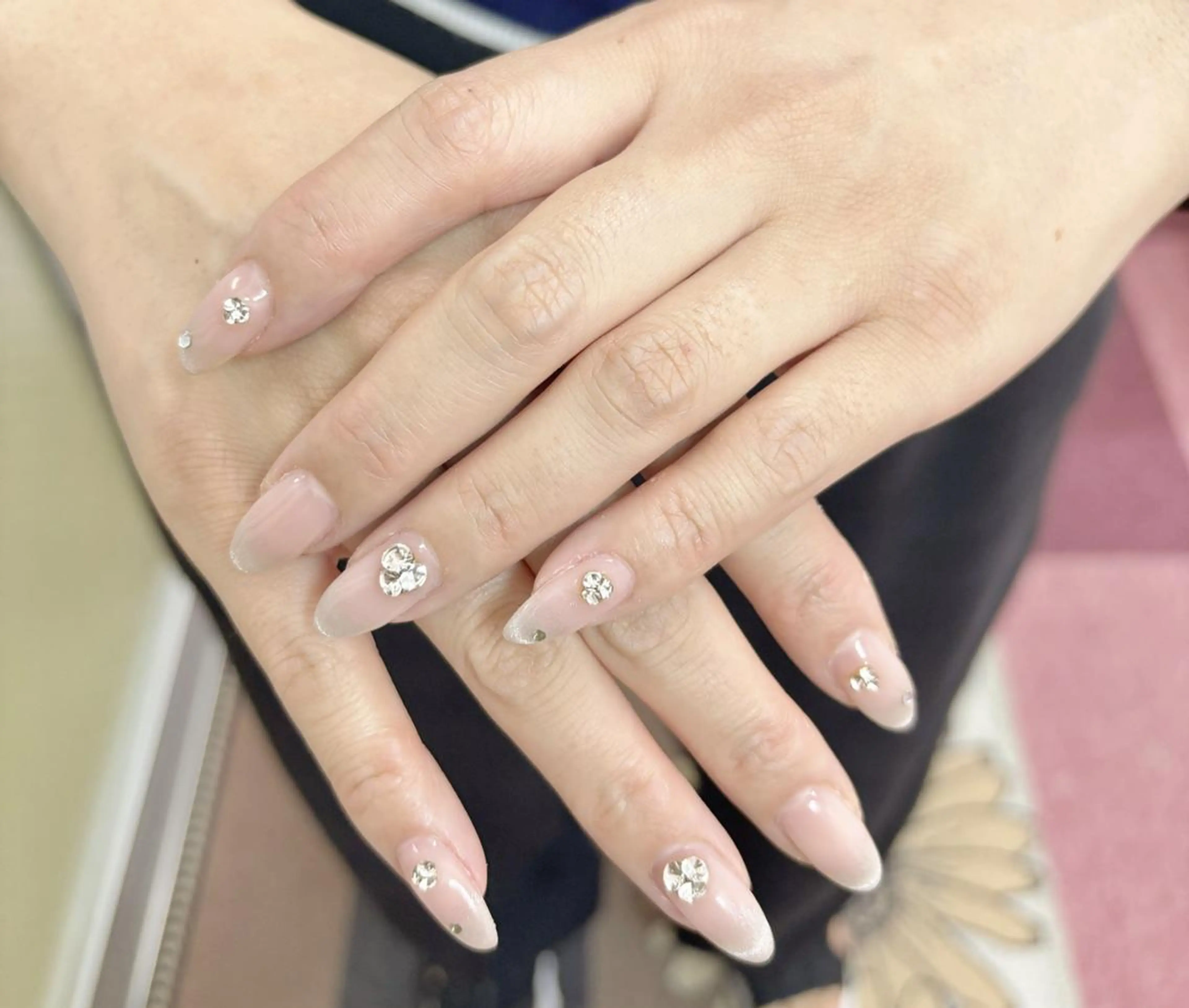 ネイル オーロラネイル チークネイル 長さ出し フットネイル フレンチネイル ハンドネイル リラネイル すみれのネイルデザイン