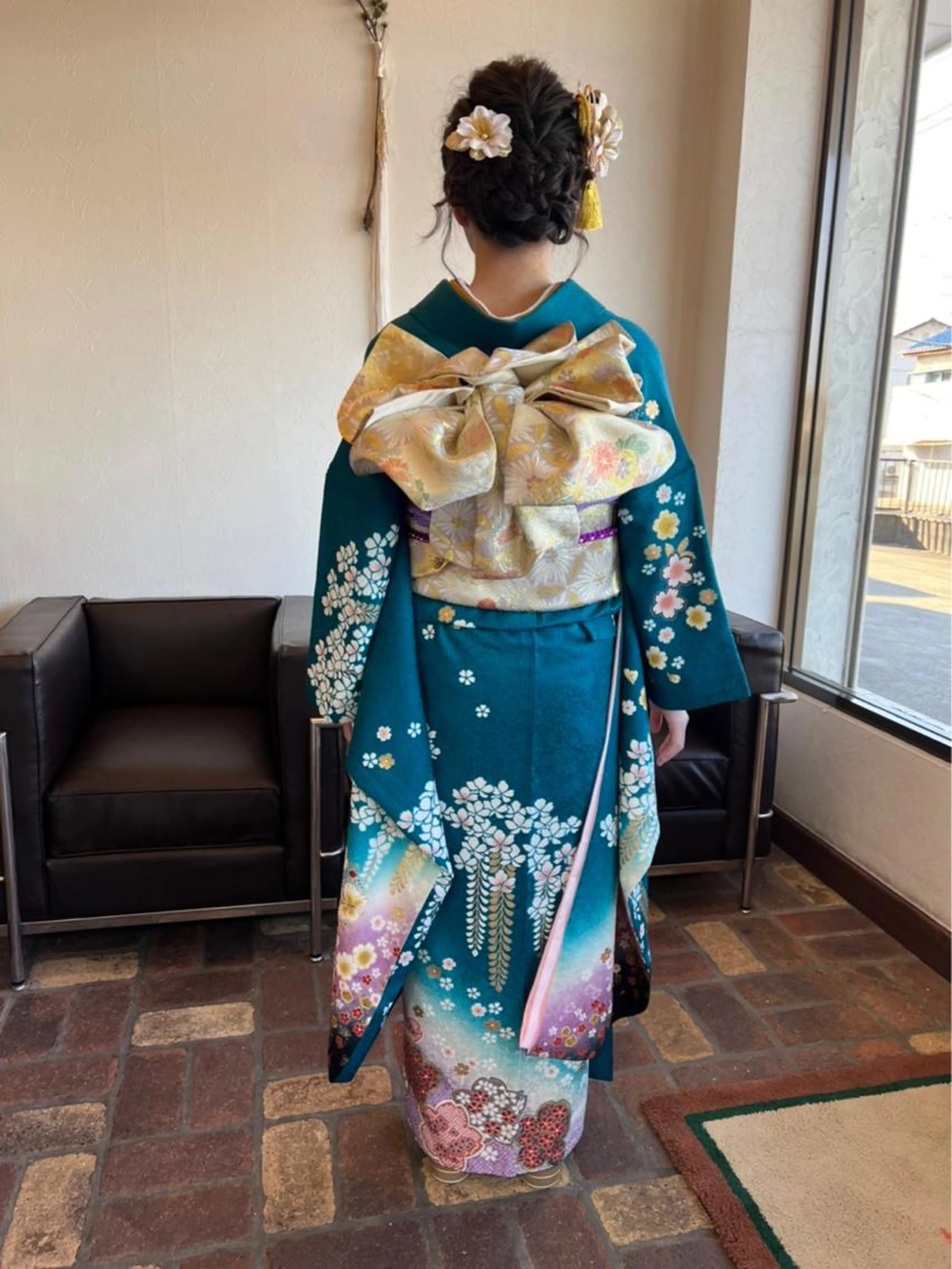 来年度成人式振袖着付け　　　　　　　　　　　　　　　　ご予約前に成人式のご予約なのでまずお問合せくださいませ！の写真