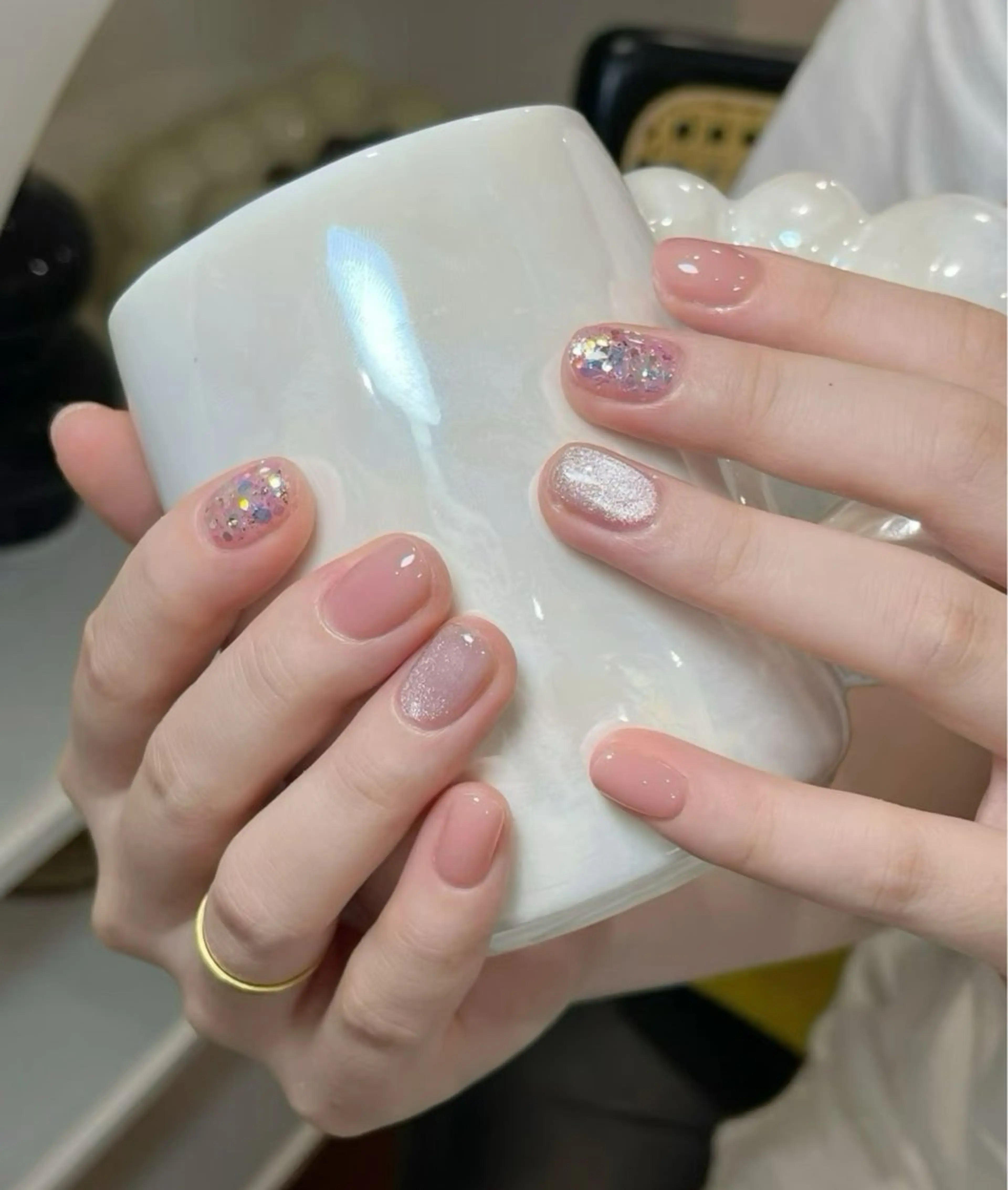 【平日限定】 💎うるツヤバイカラーネイル✨ (2色変更ok/ラメ・フラッシュ・マグネット🆗)💅《オフあり》の写真