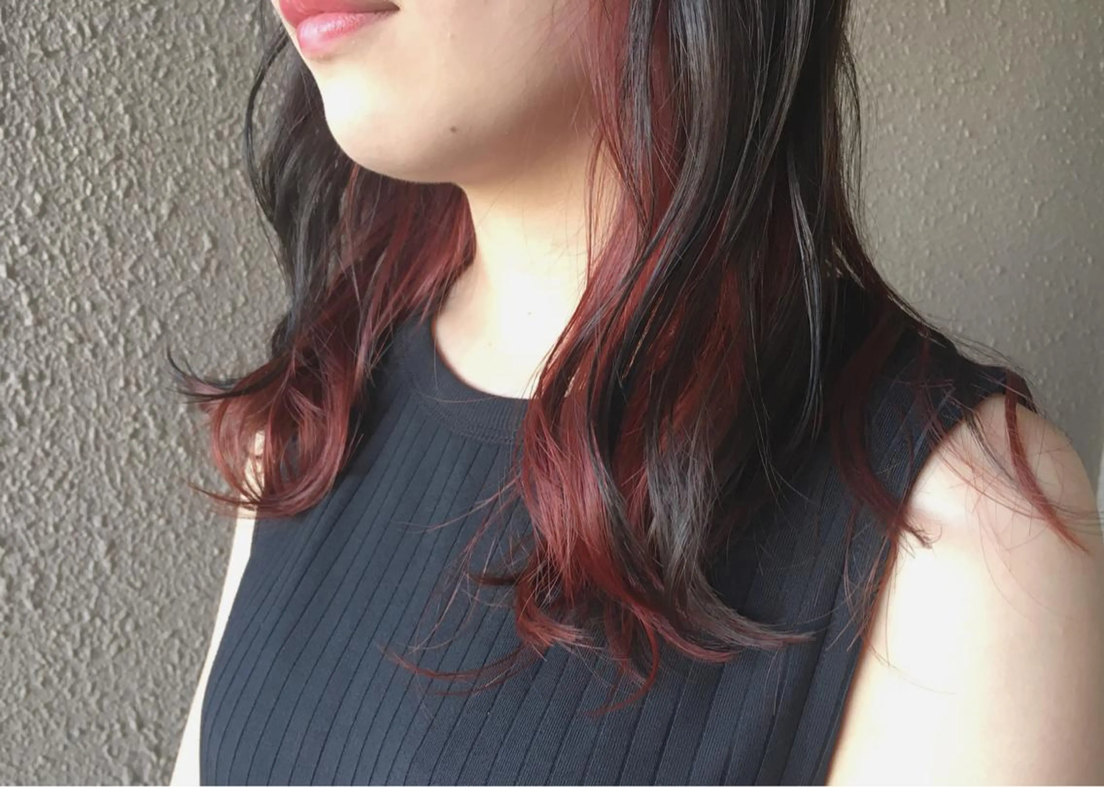 セミロング カラー ブリーチ インナーカラー ピンクカラー サダハルカ ｜chouetteのヘアスタイル