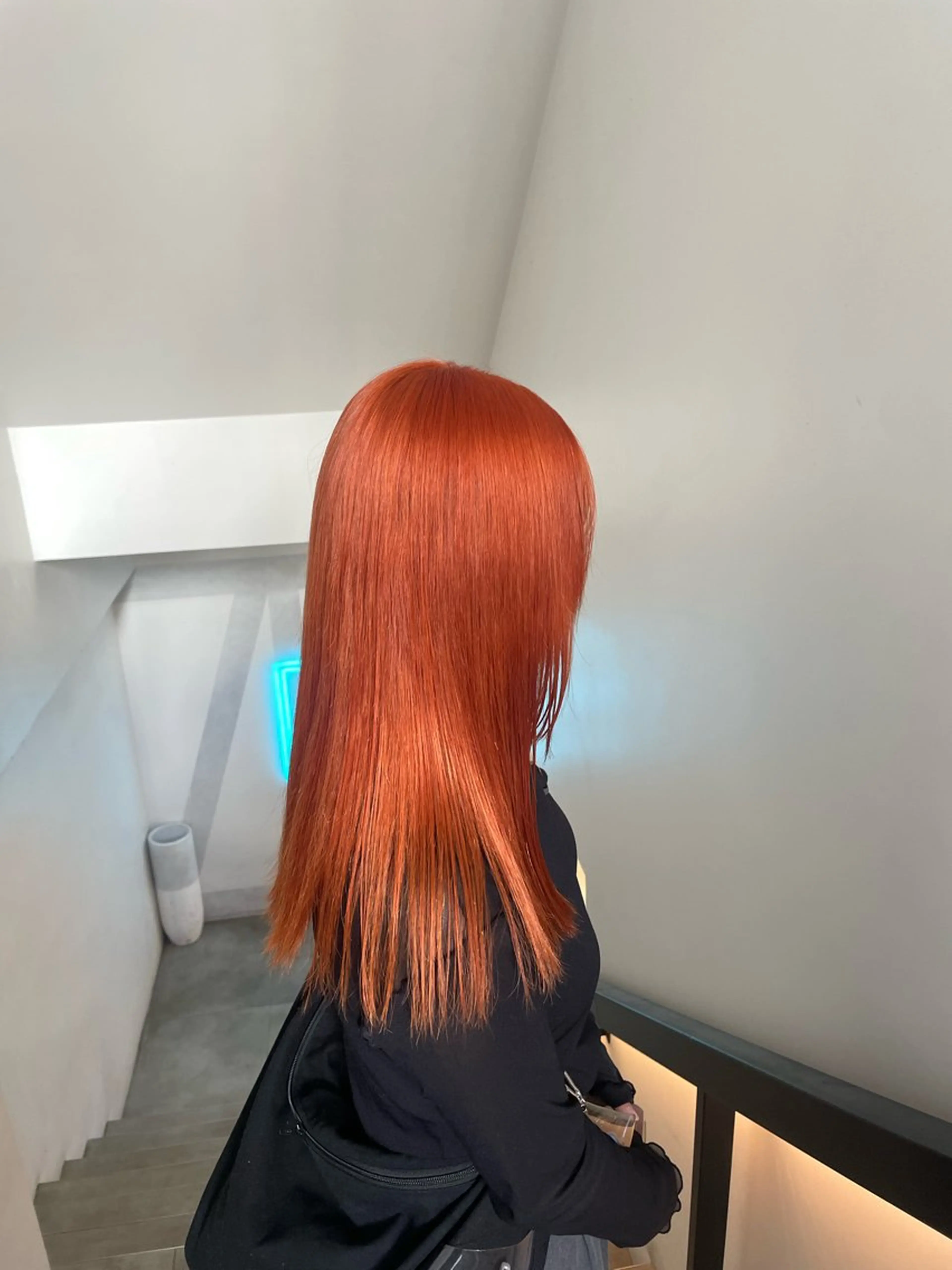 セミロング カラー ヘアカラー 🌟暖色系ハイトーン 🌟AIのヘアスタイル