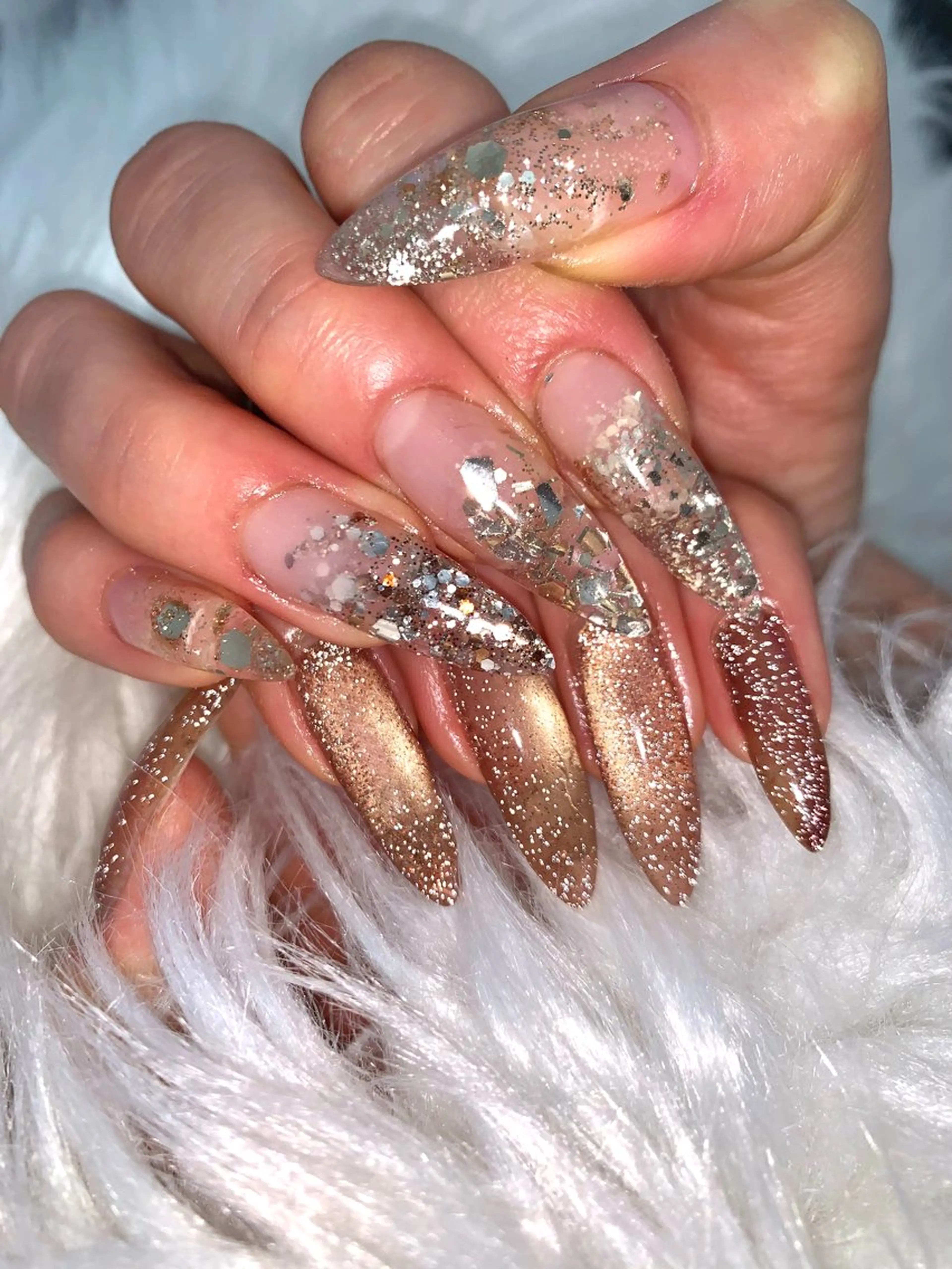 ネイル ブラウン フラッシュネイル グラデーション ラメ(グリッター) スカルプネイル 表参道｜nuance nail🤍mariのネイルデザイン