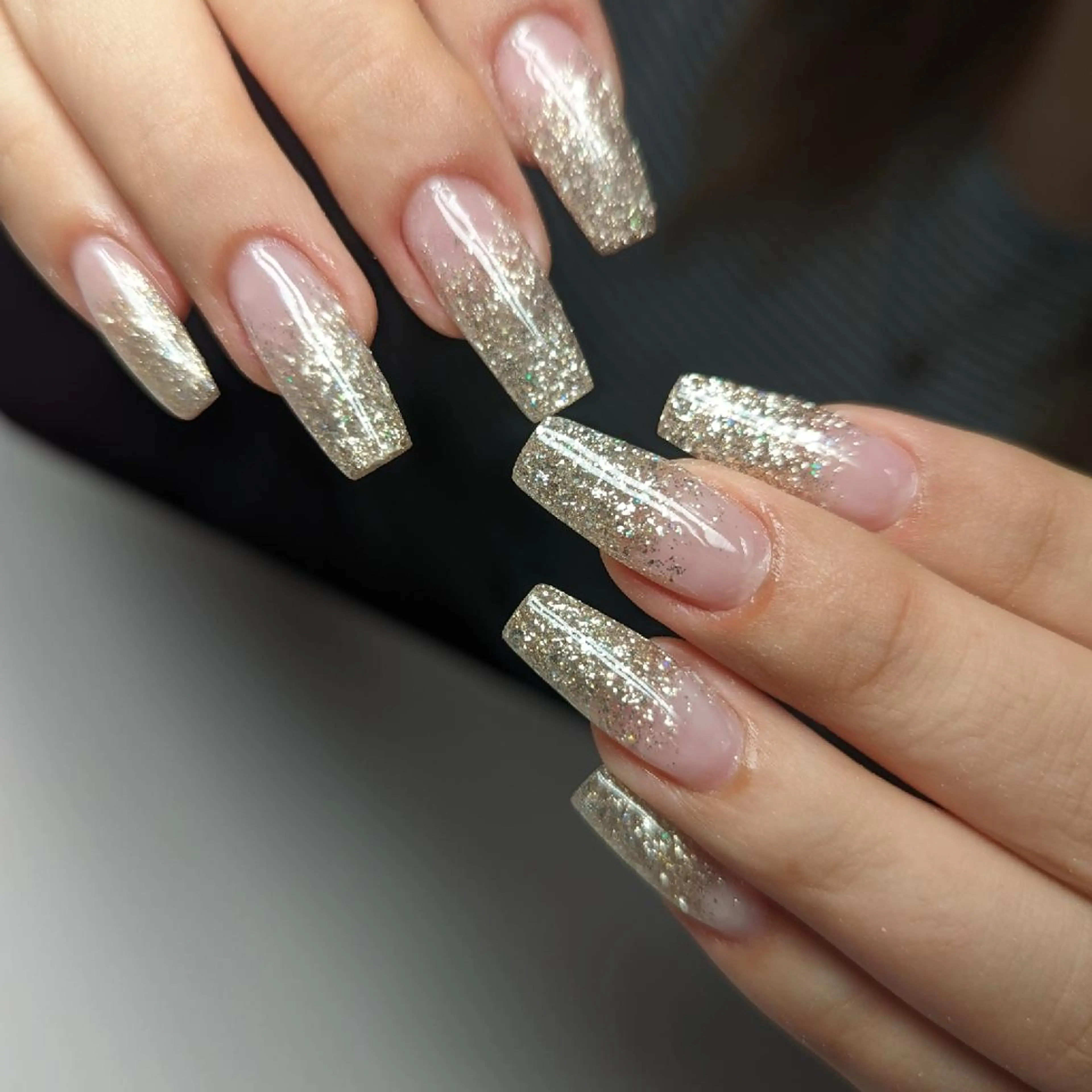 ミディアム ネイル ラメ(グリッター) ラメグラデーション スカルプネイル ハンドネイル クロキ 。のネイルデザイン