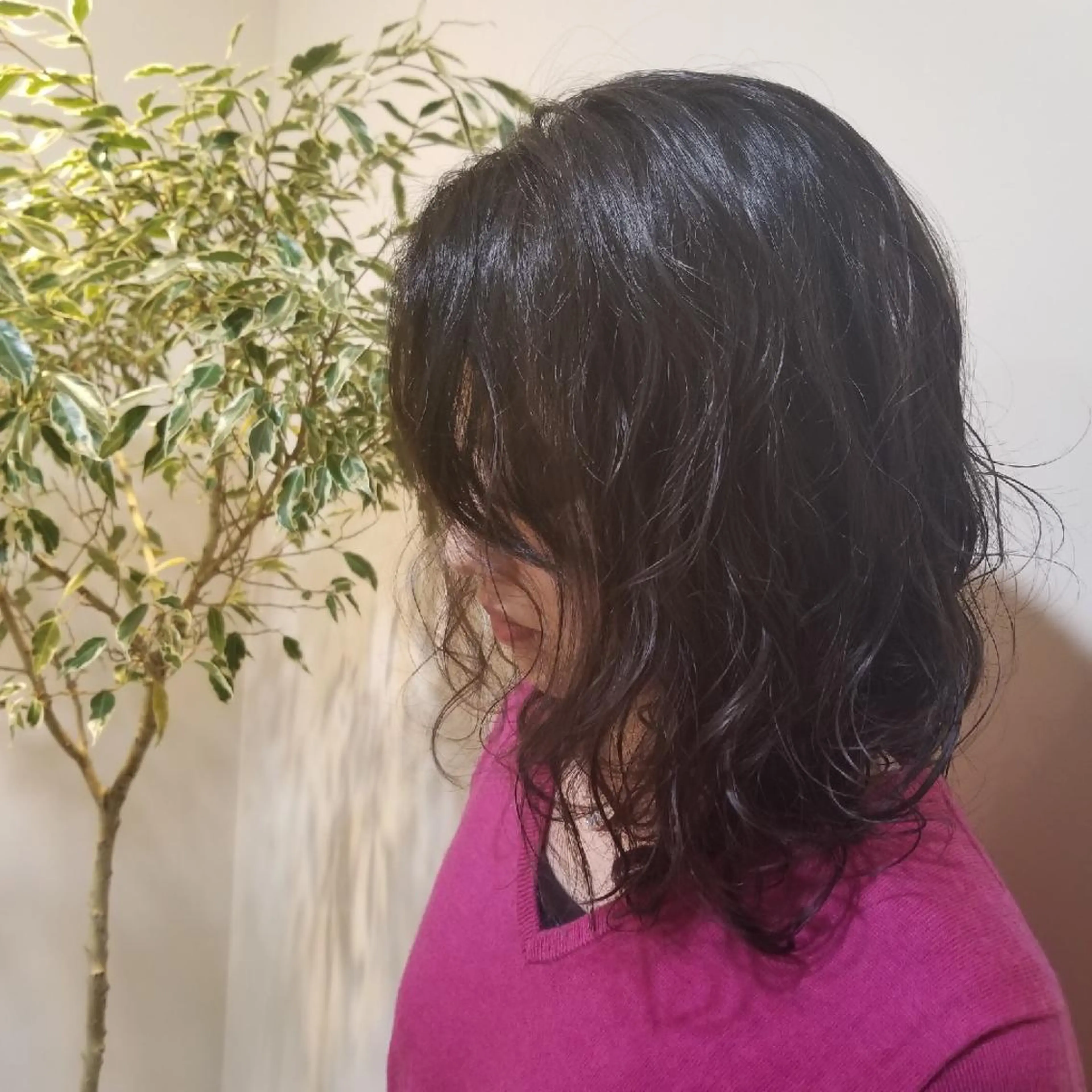 ミディアム パーマ salowin渋谷kitaya park前所属・RIKA韓国ヘア/く びれヘア/上品カラーのヘアスタイル