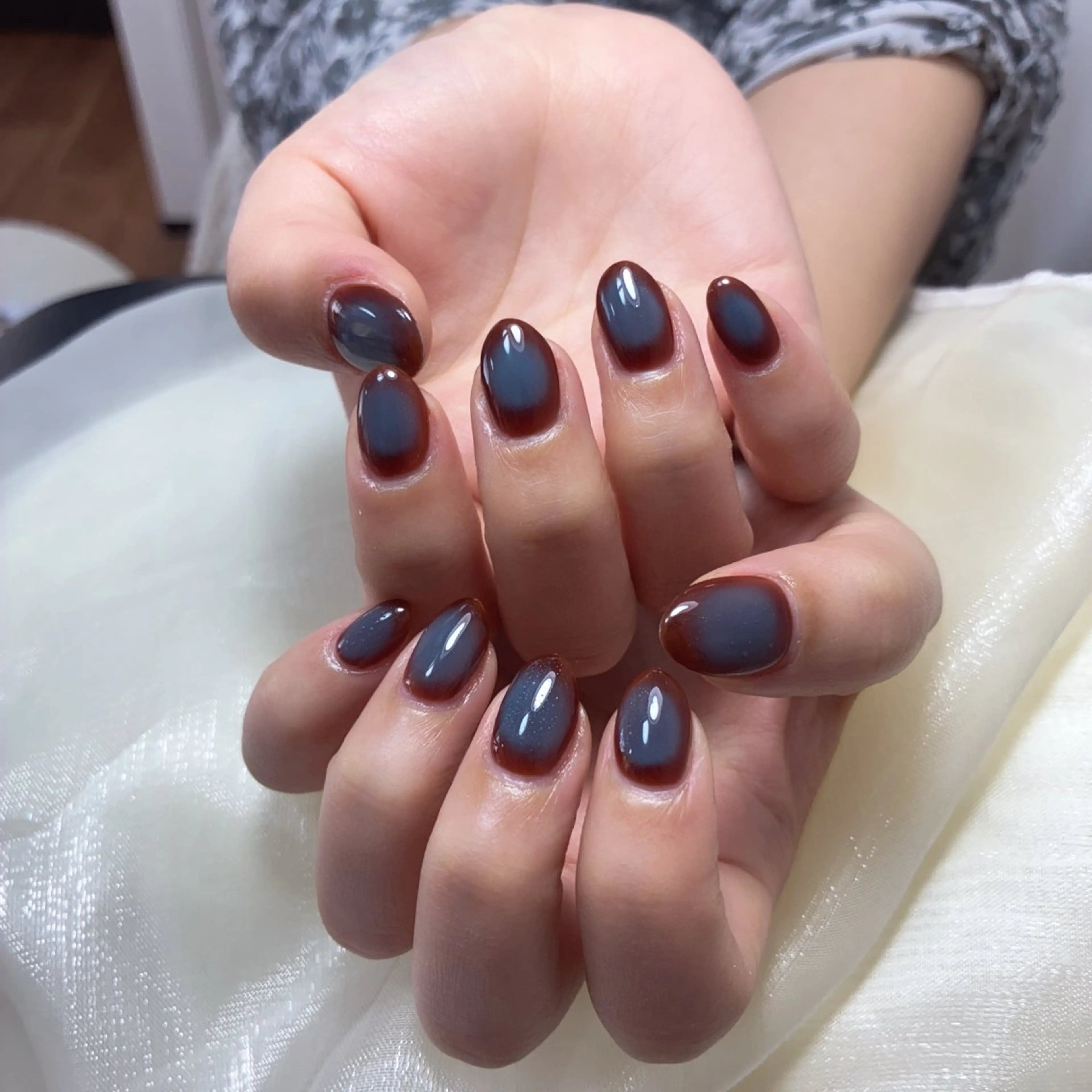 ネイル ブルー ボルドー チークネイル 持ち込み ハンドネイル YOIネイルサロン所属・YOINAIL ヨイネイルサロンのネイルデザイン