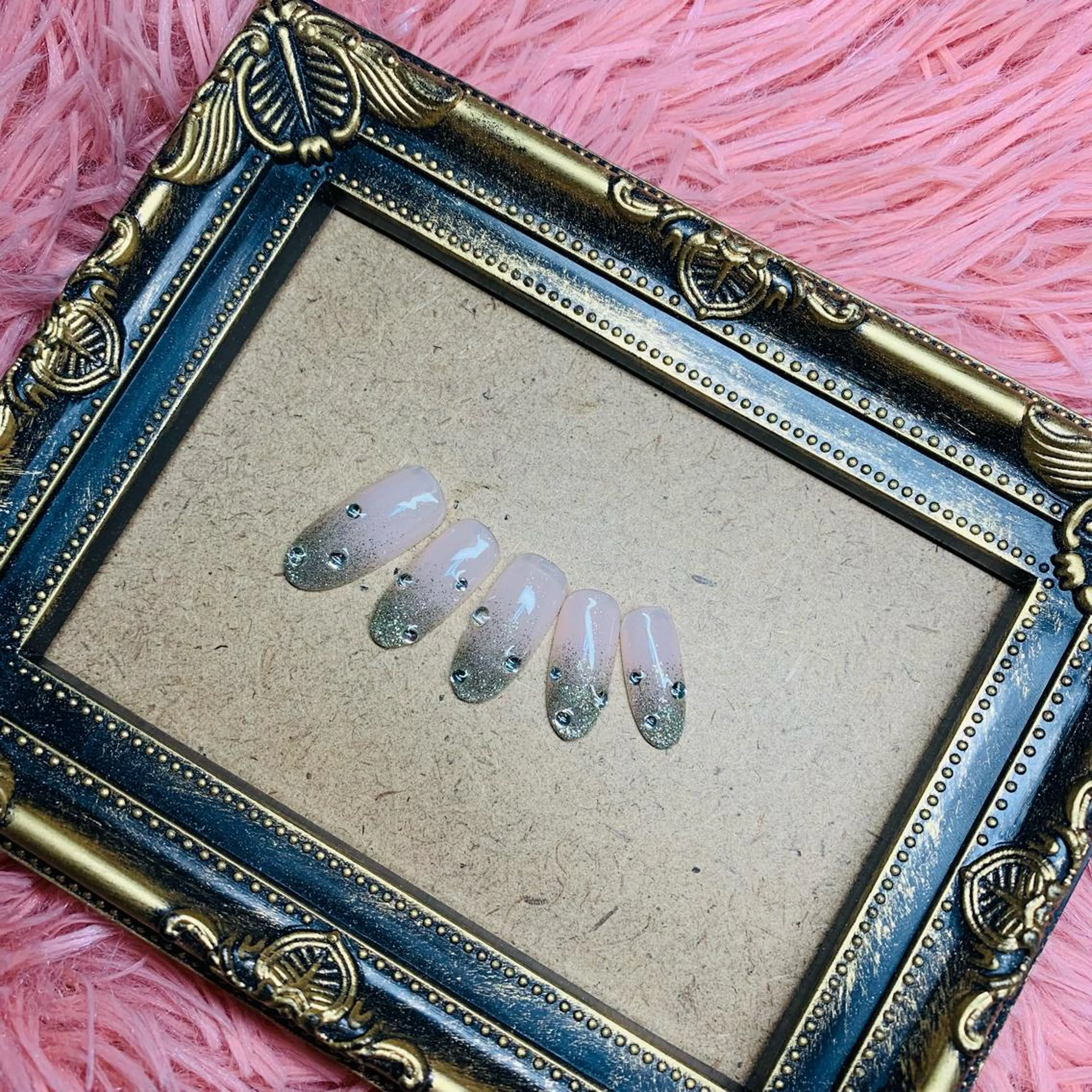 ネイル アートネイル ジェルネイル グラデーション ラメ(グリッター) ラメグラデーション Nailsalon Spina 琴美のネイルデザイン