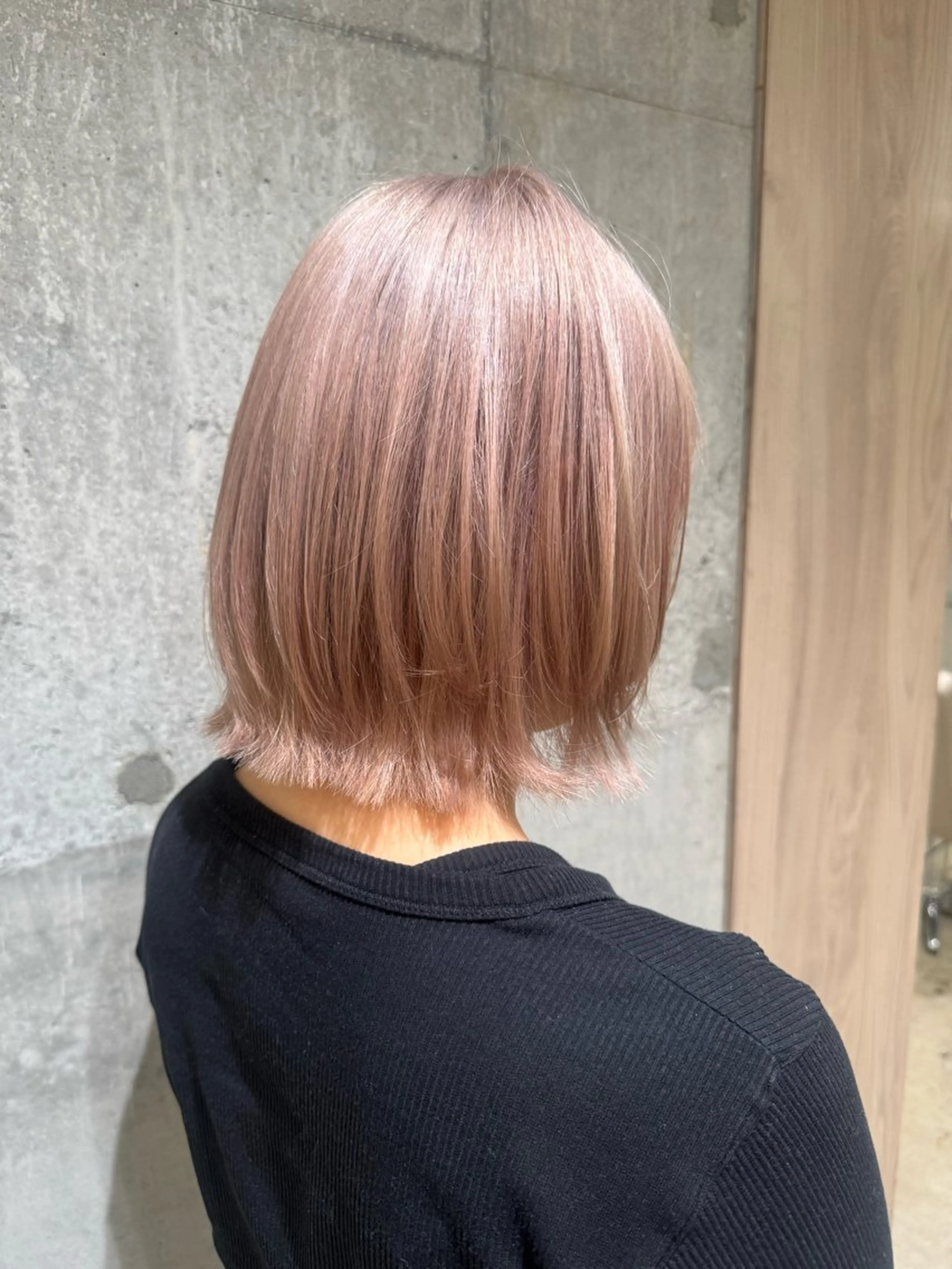 ショート カラー ブリーチ ヘアカラー uuna♱/ユウナ トレンドhair🩶のヘアスタイル