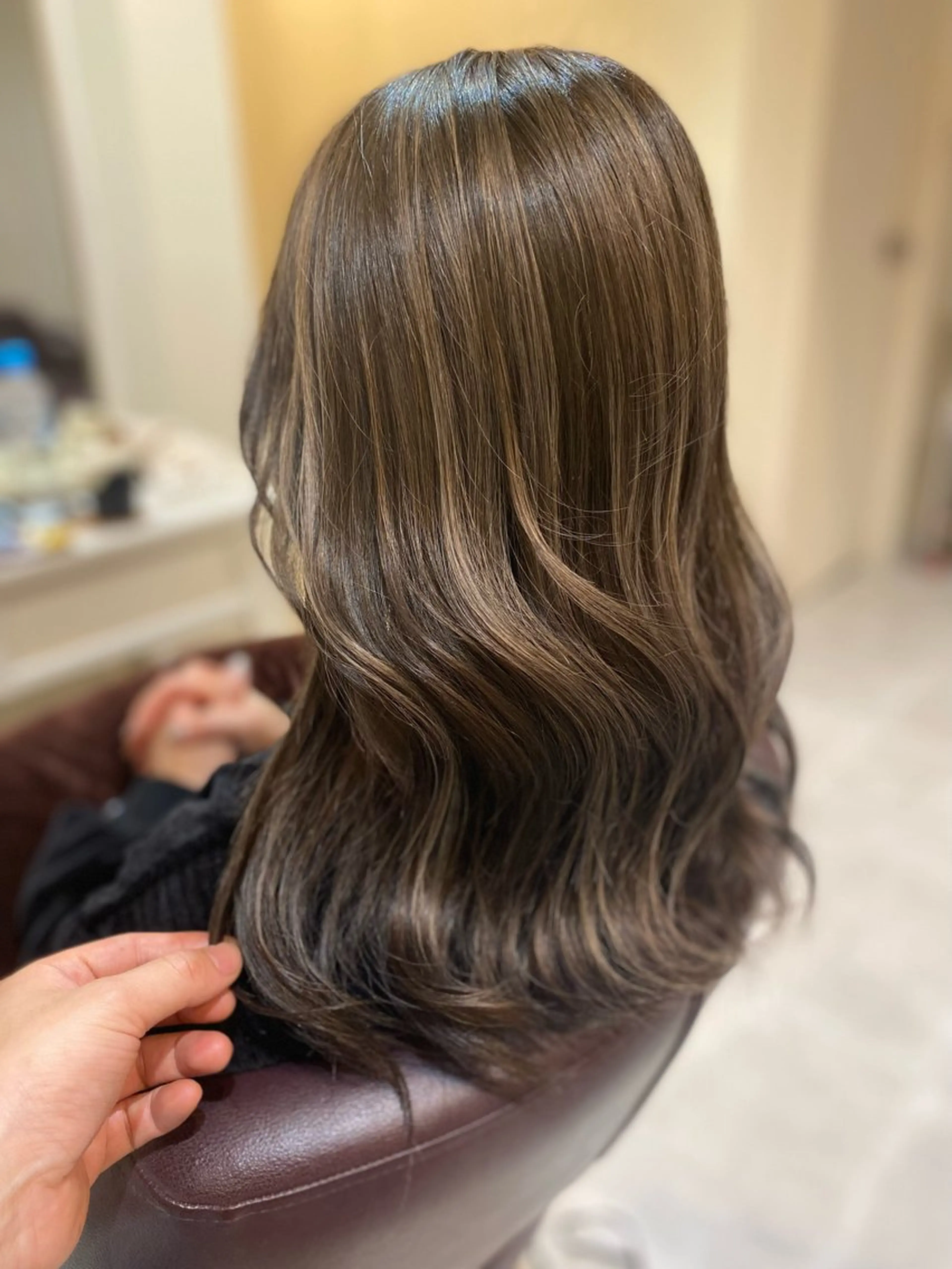 セミロング ハイライト hairdressing salon　mulum所属・代表Masa 久屋大通駅30秒のヘアスタイル