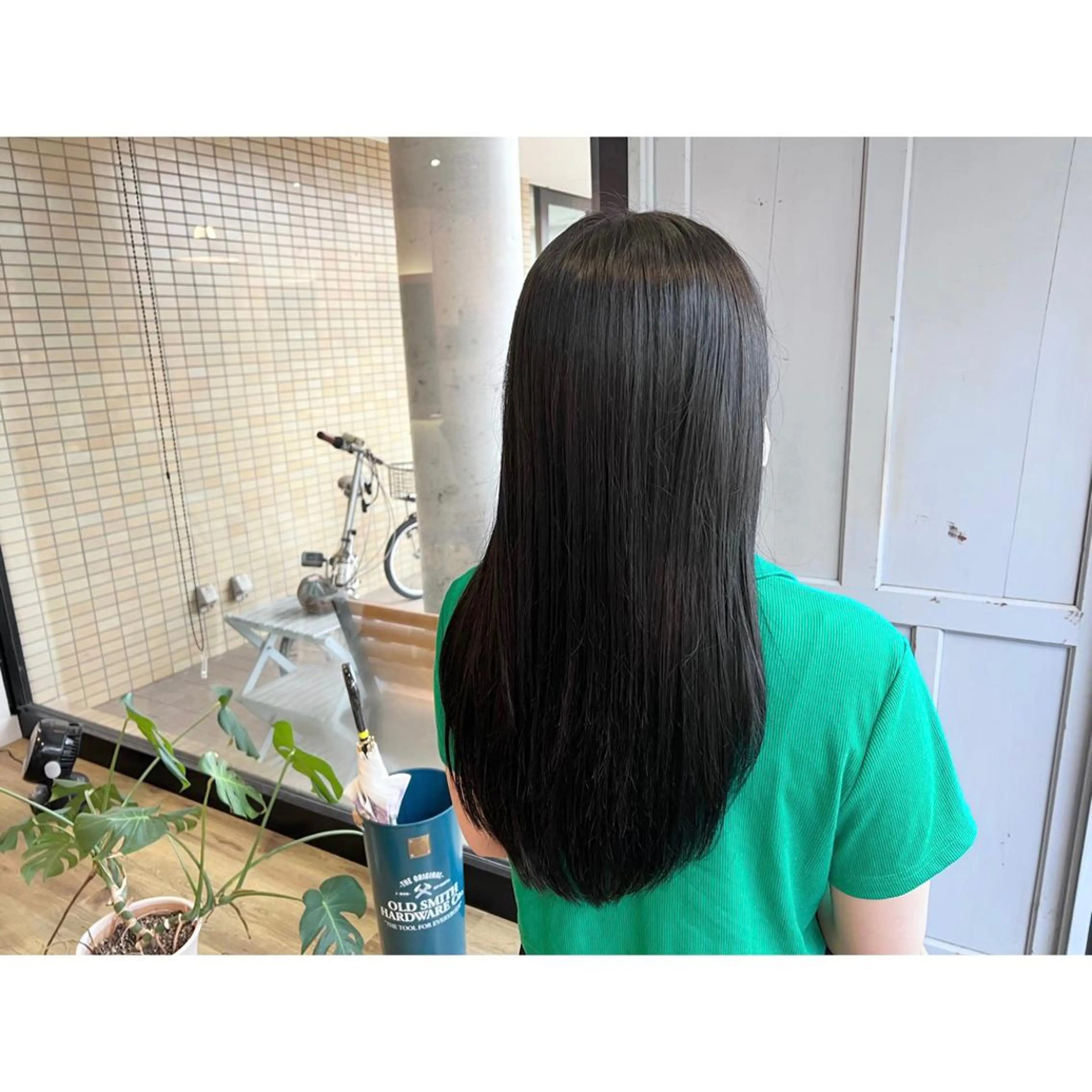 ロング カラー ブリーチ ヘアカラー トリートメント ツキダテ ユイのヘアスタイル