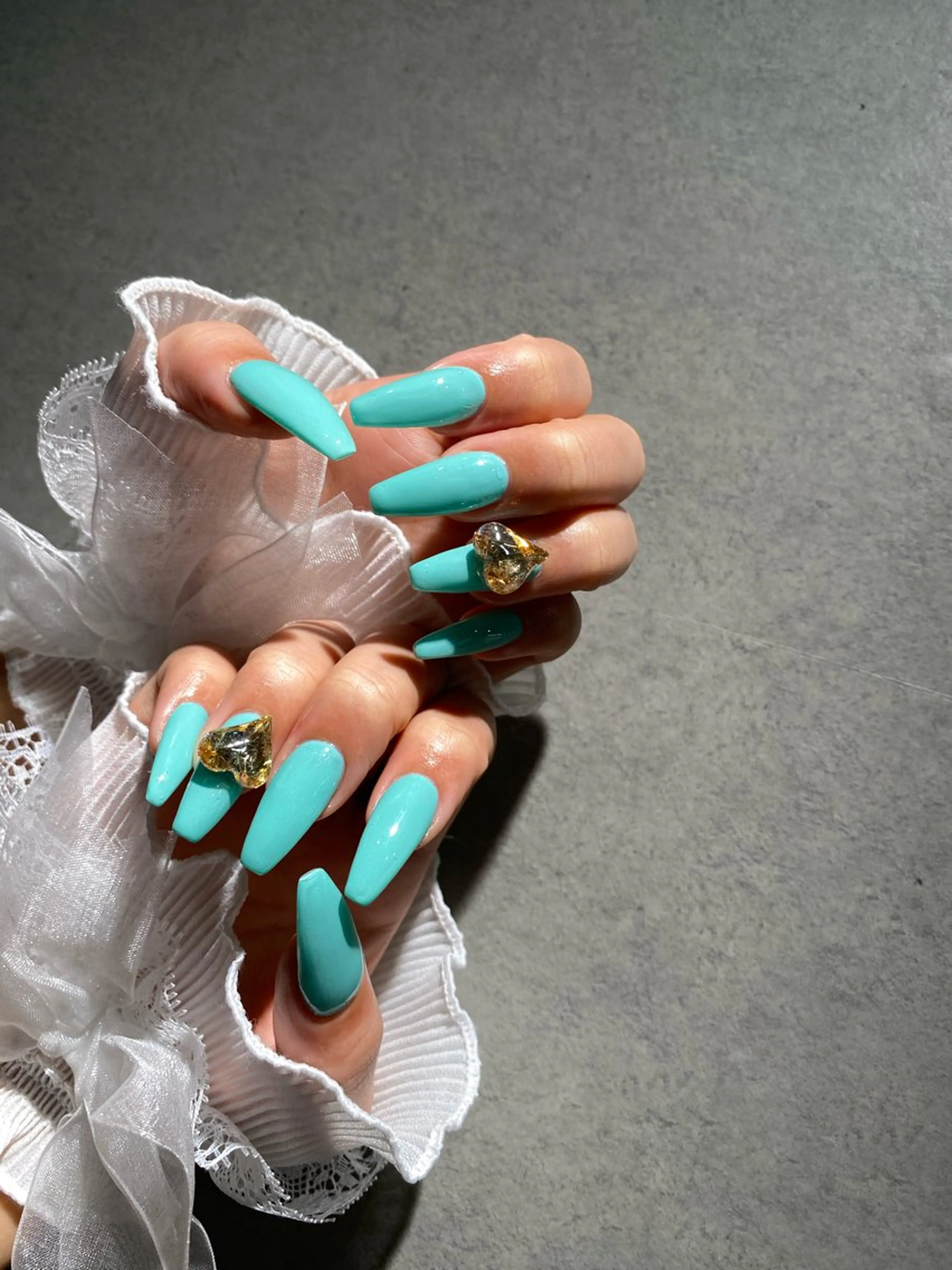 ネイル I-nailロング /ワンホン/キラキラのネイルデザイン