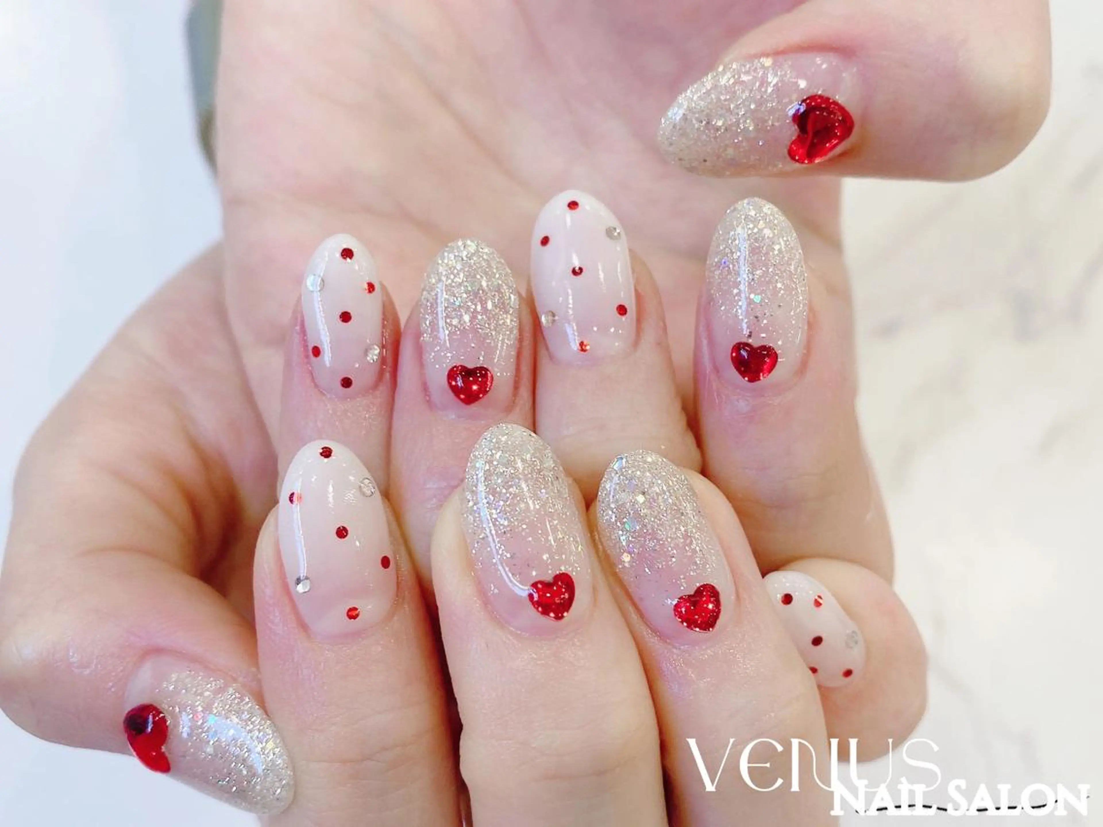 ミディアム VENUS Nail ★池袋徒歩2分のネイルデザイン