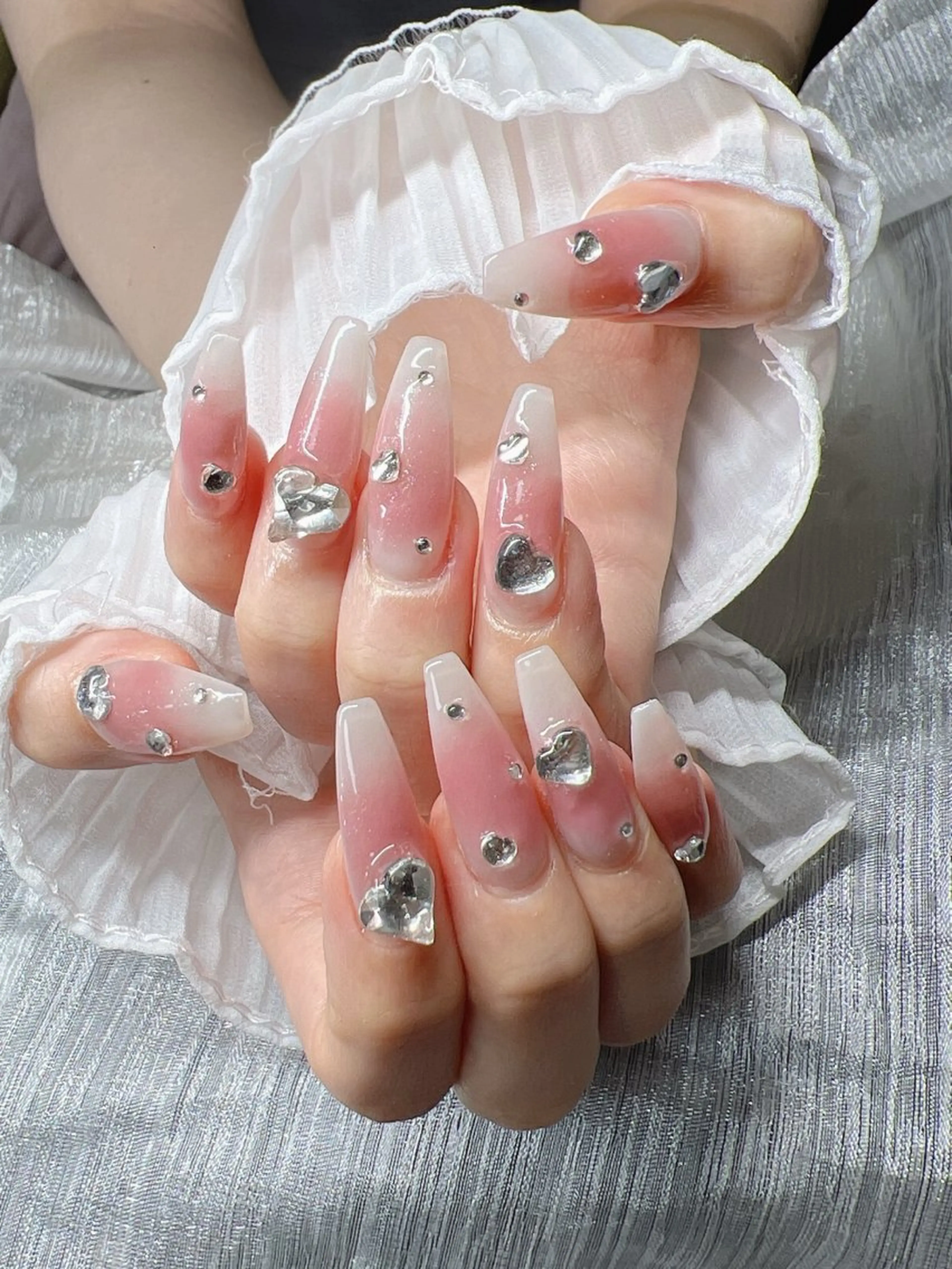 ネイル 長さ出し グラデーション 卒業式 キラキラネイル マグネットネイル ハンドネイル Lee Nailsのネイルデザイン