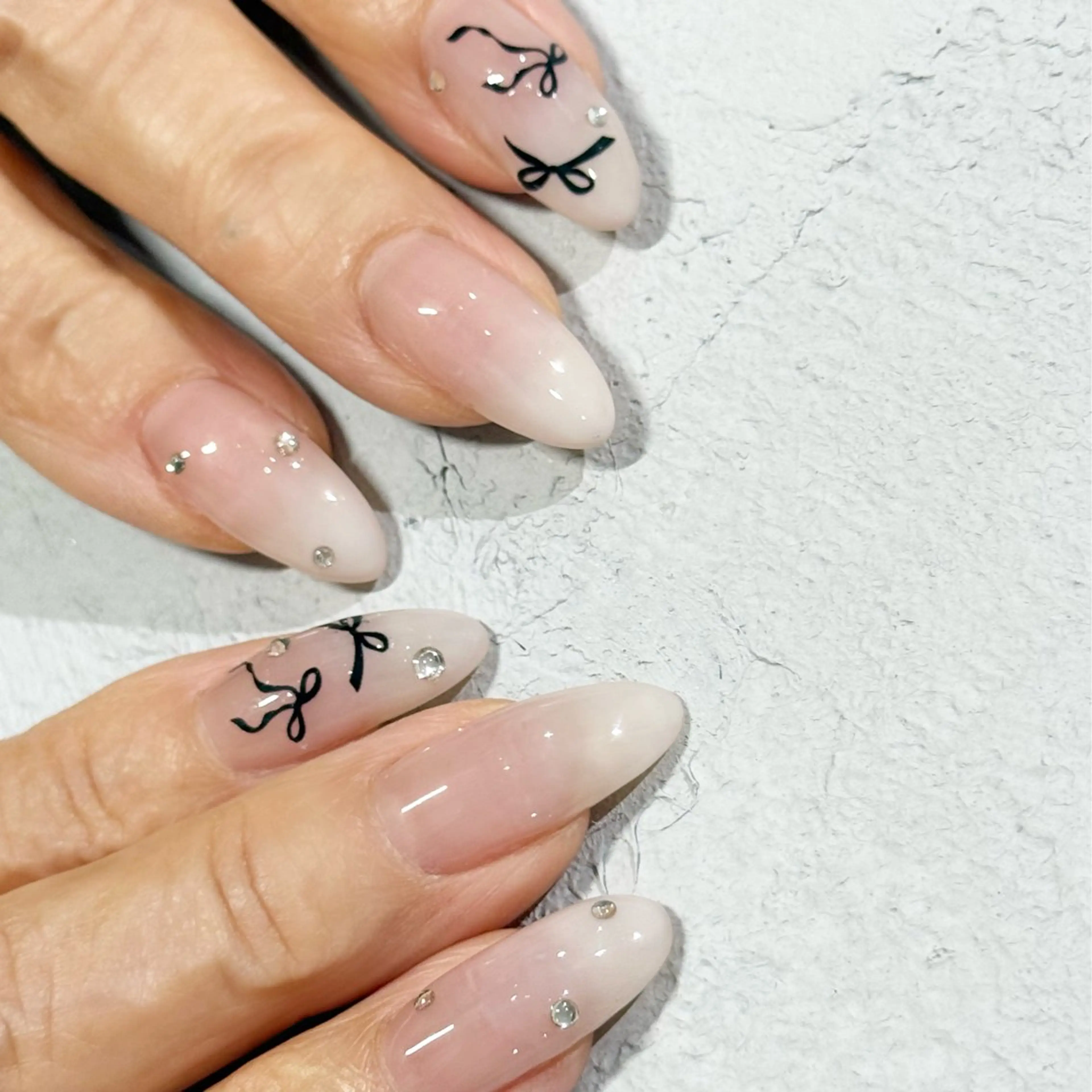 ネイル リボン ハンドネイル Carina Nail所属・CarinaNail Chieのネイルデザイン