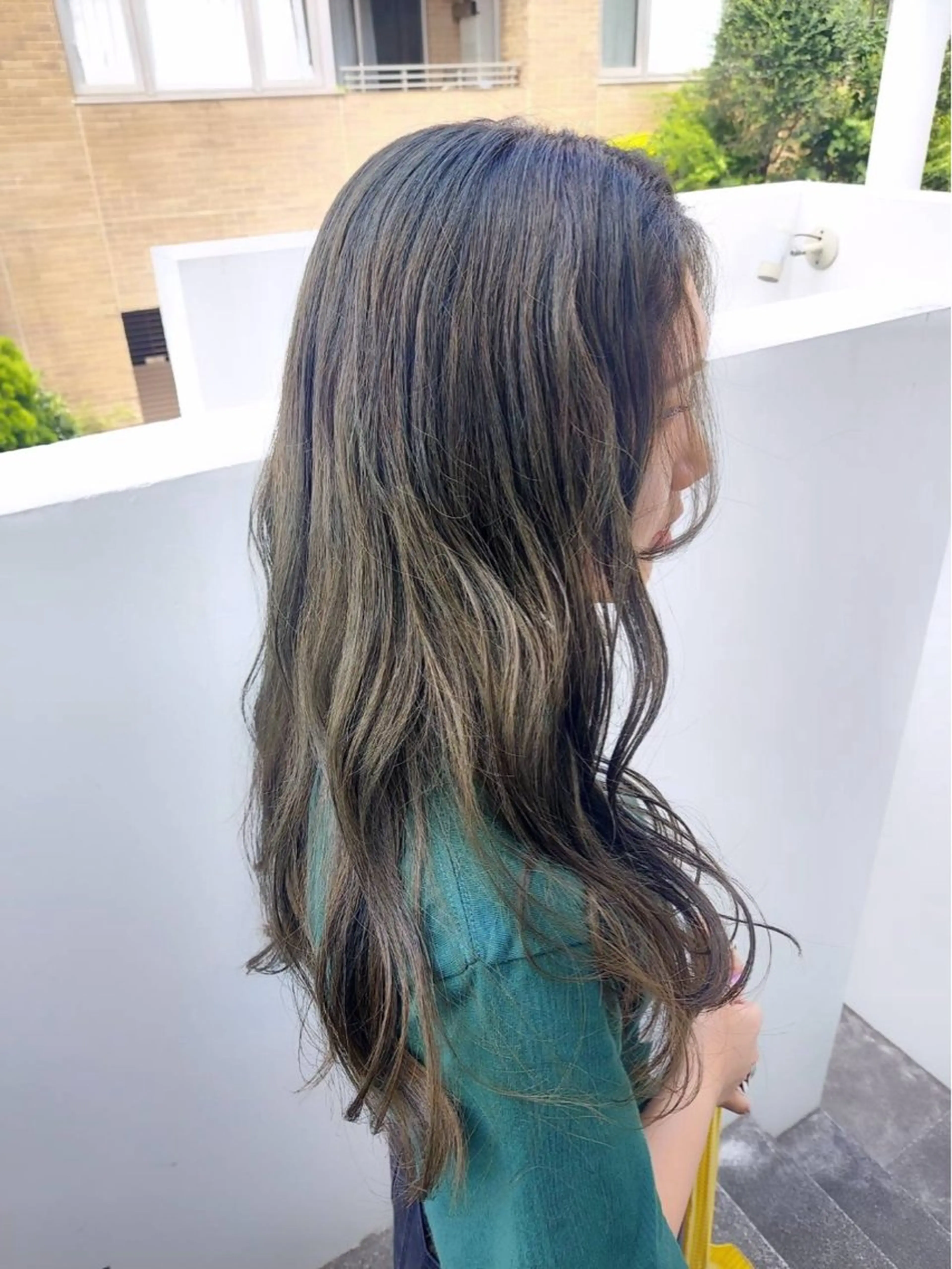 ロング ヘアカラー 伊藤 郁弥のヘアスタイル