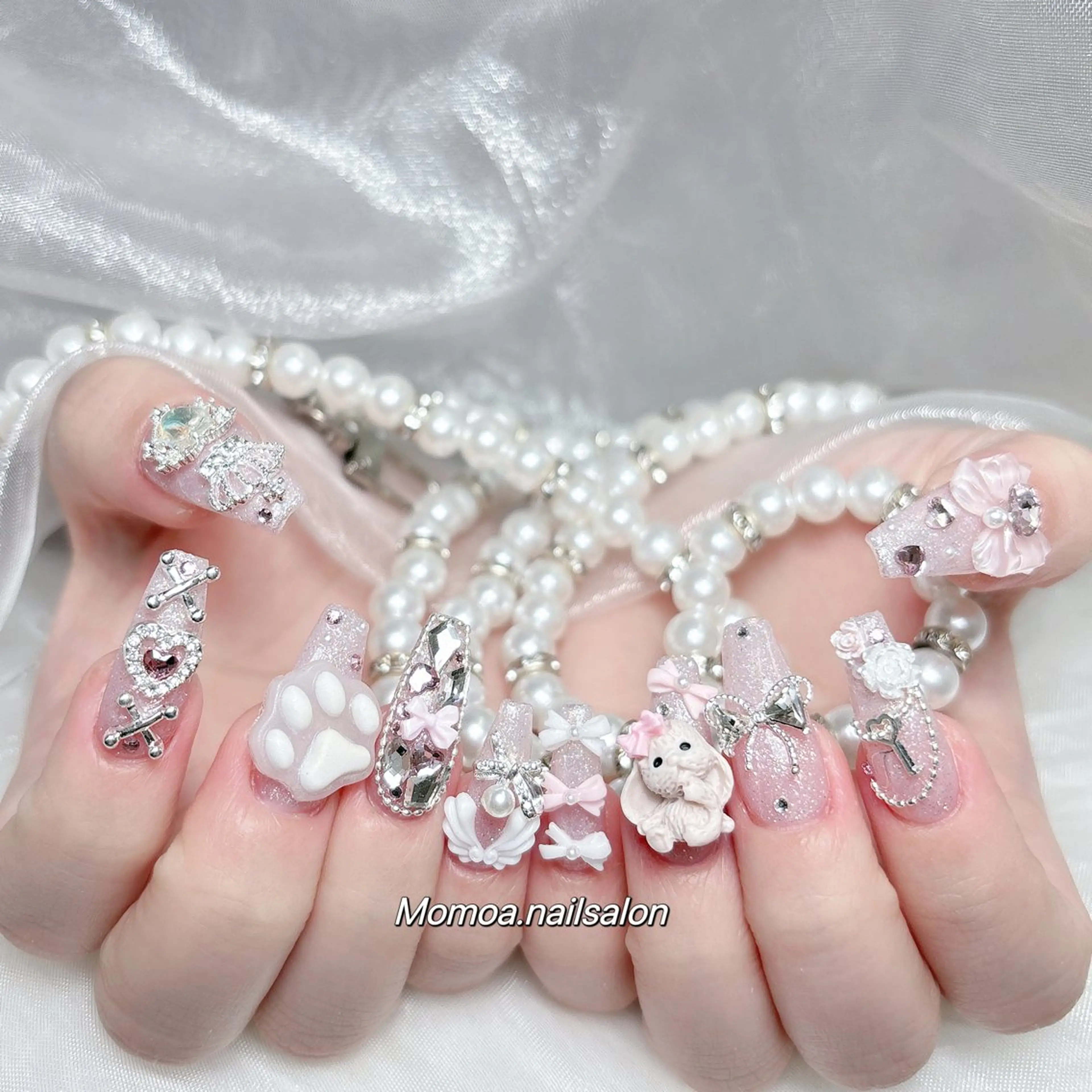 ネイル 成人式 ジェルネイル ロングネイル マグネットネイル ミディアムネイル ハンドネイル MoMoA Nail ネイル長さ出し専門店のネイルデザイン