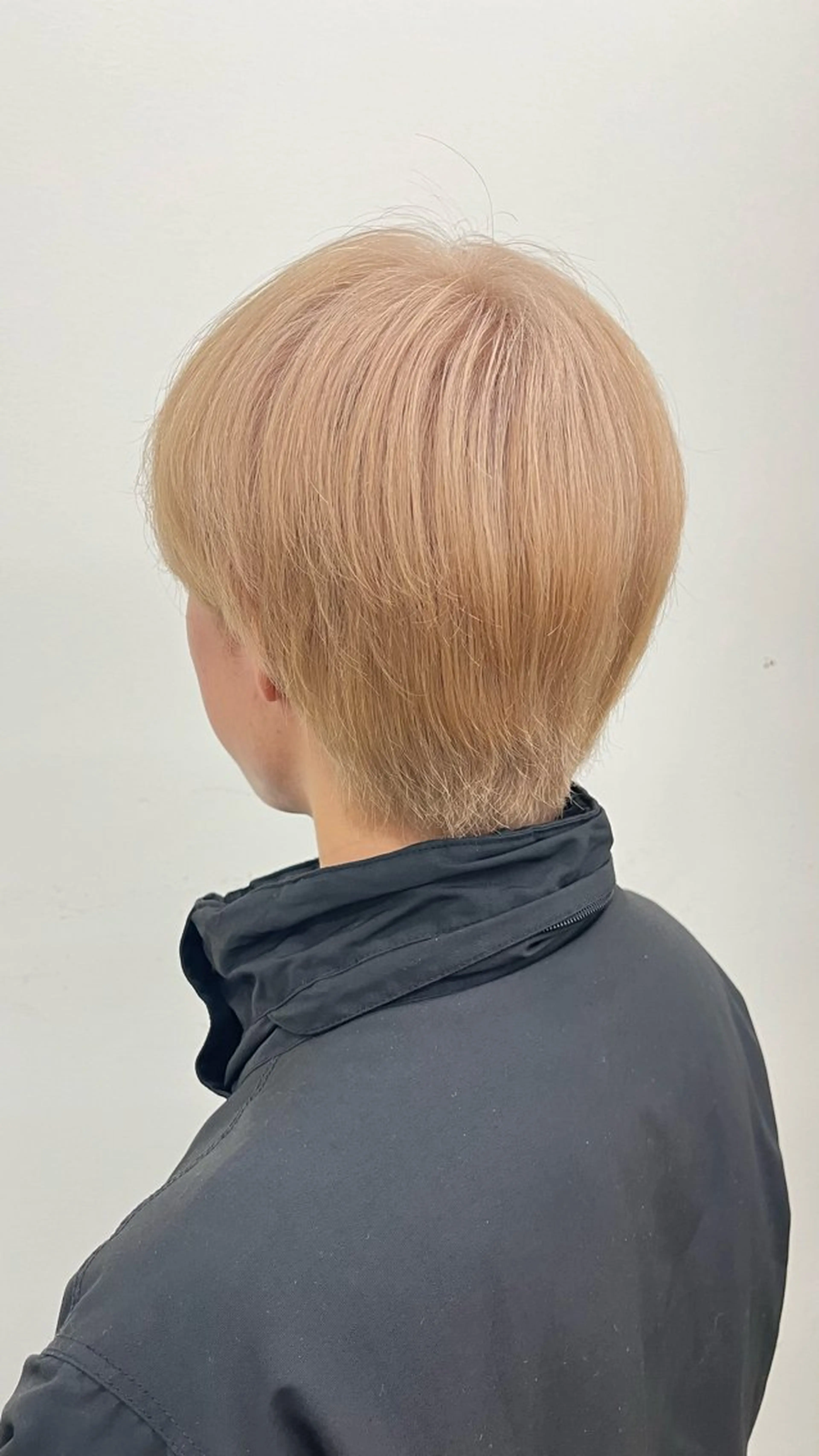 メンズ ヘアカラー 韓国レイヤーカット/ ハイトーン/マアヤのヘアスタイル