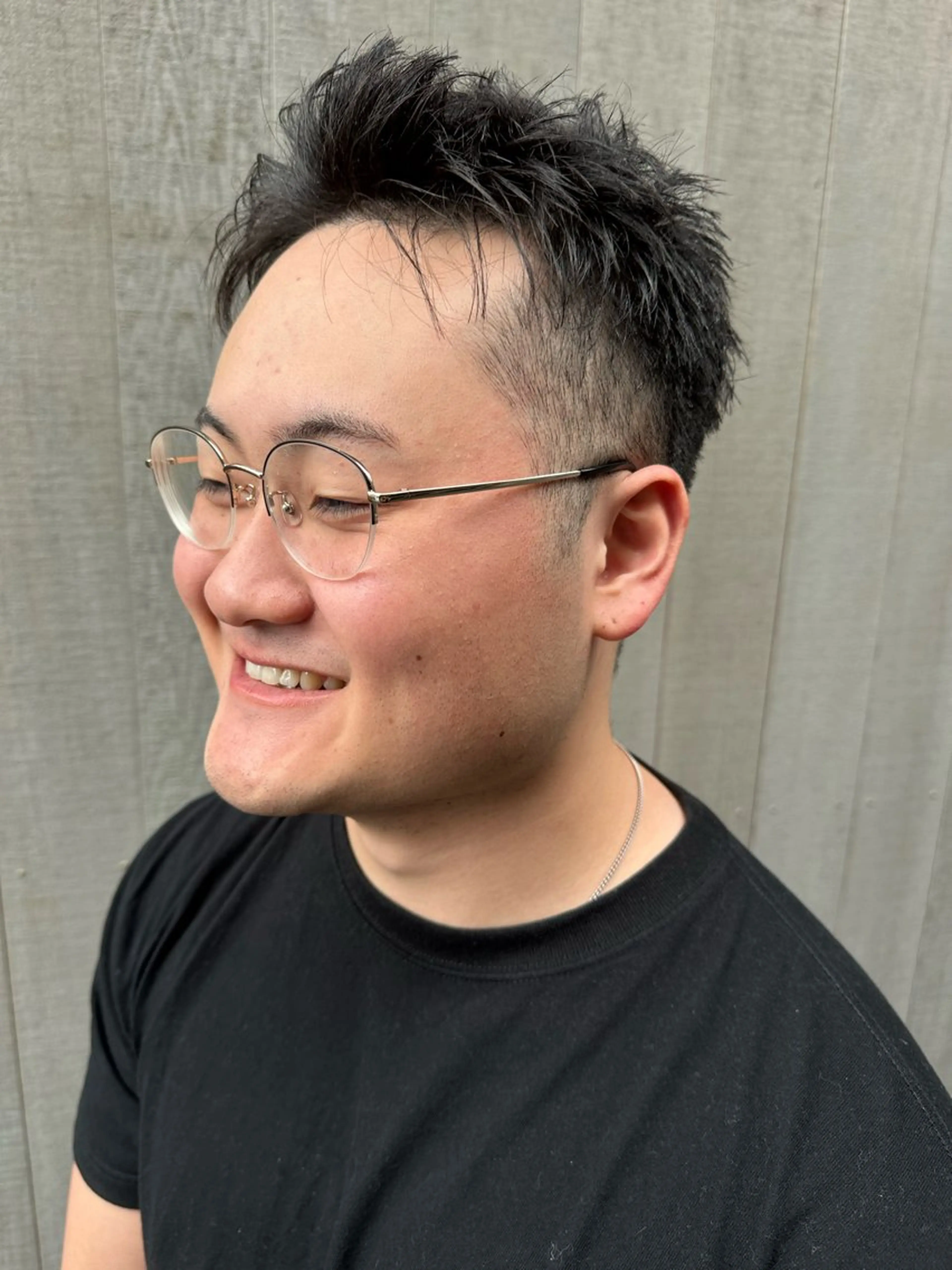 メンズ 刈り上げ 艶カラー/縮毛矯正/ ブリーチカラー/みなのヘアスタイル