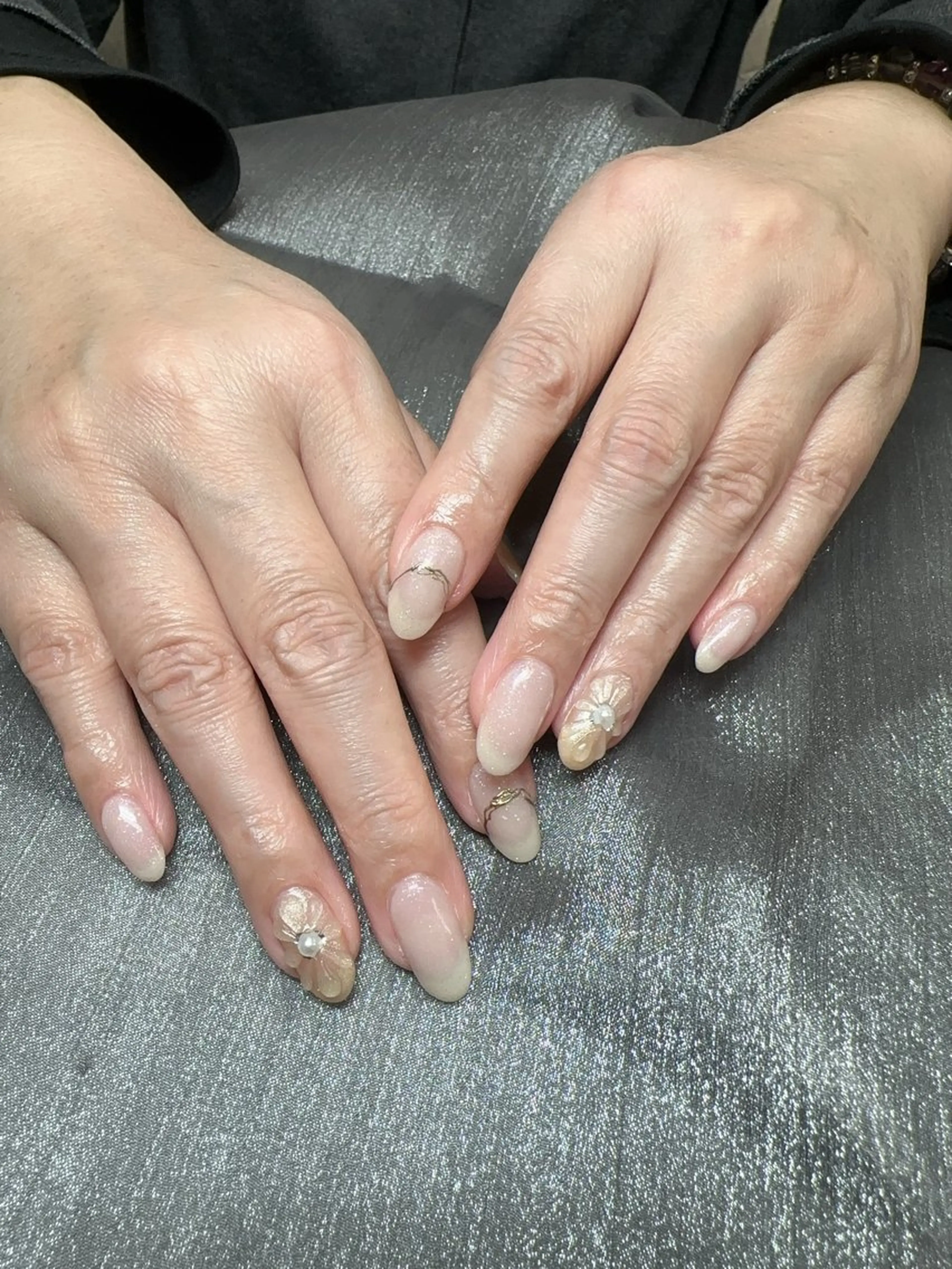 ネイル ハンドネイル ハンドケア Kaka_ パラジェル、長さだしのネイルデザイン