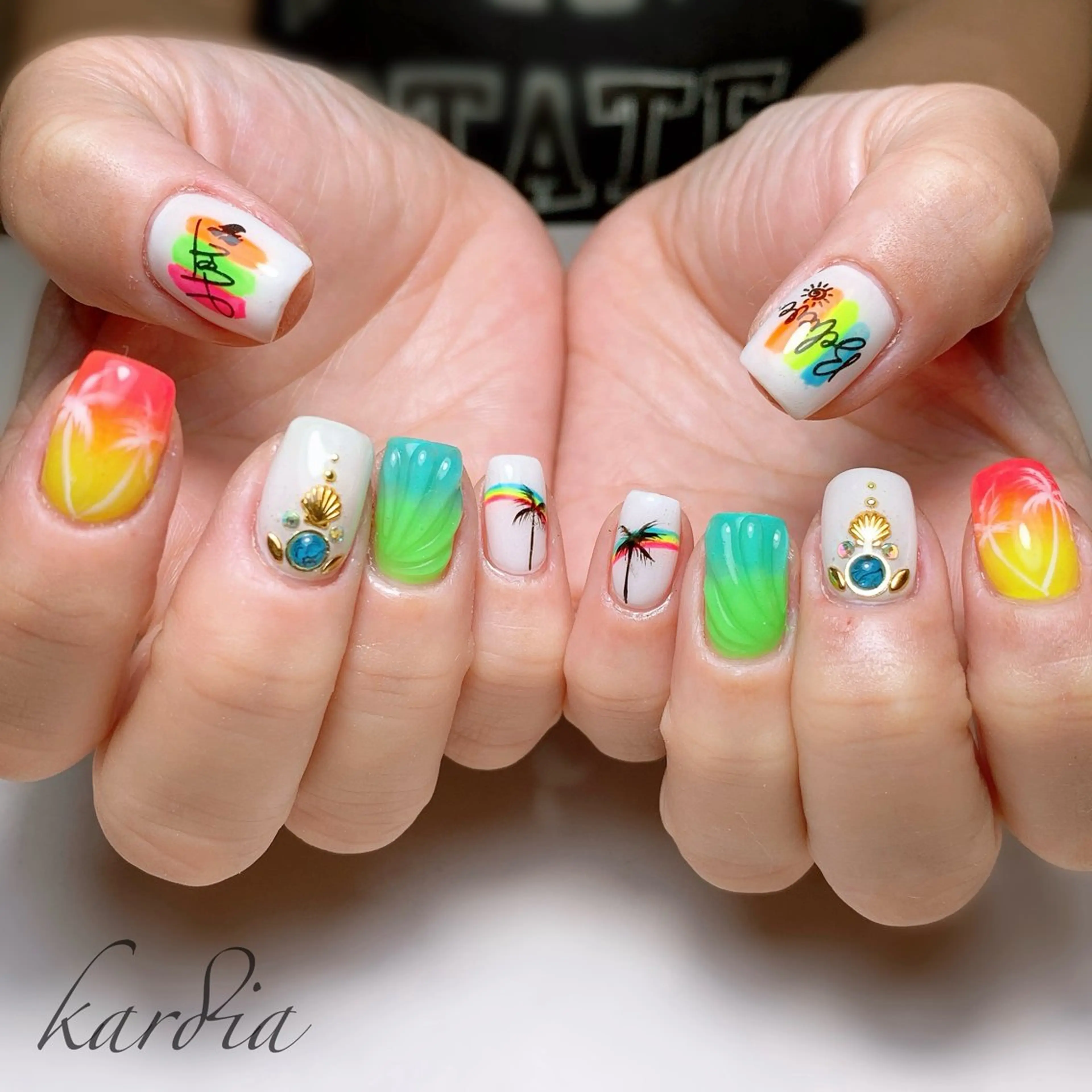 ネイル ハンドネイル καρδιά -ｶﾙﾃﾞｨｱ-のネイルデザイン