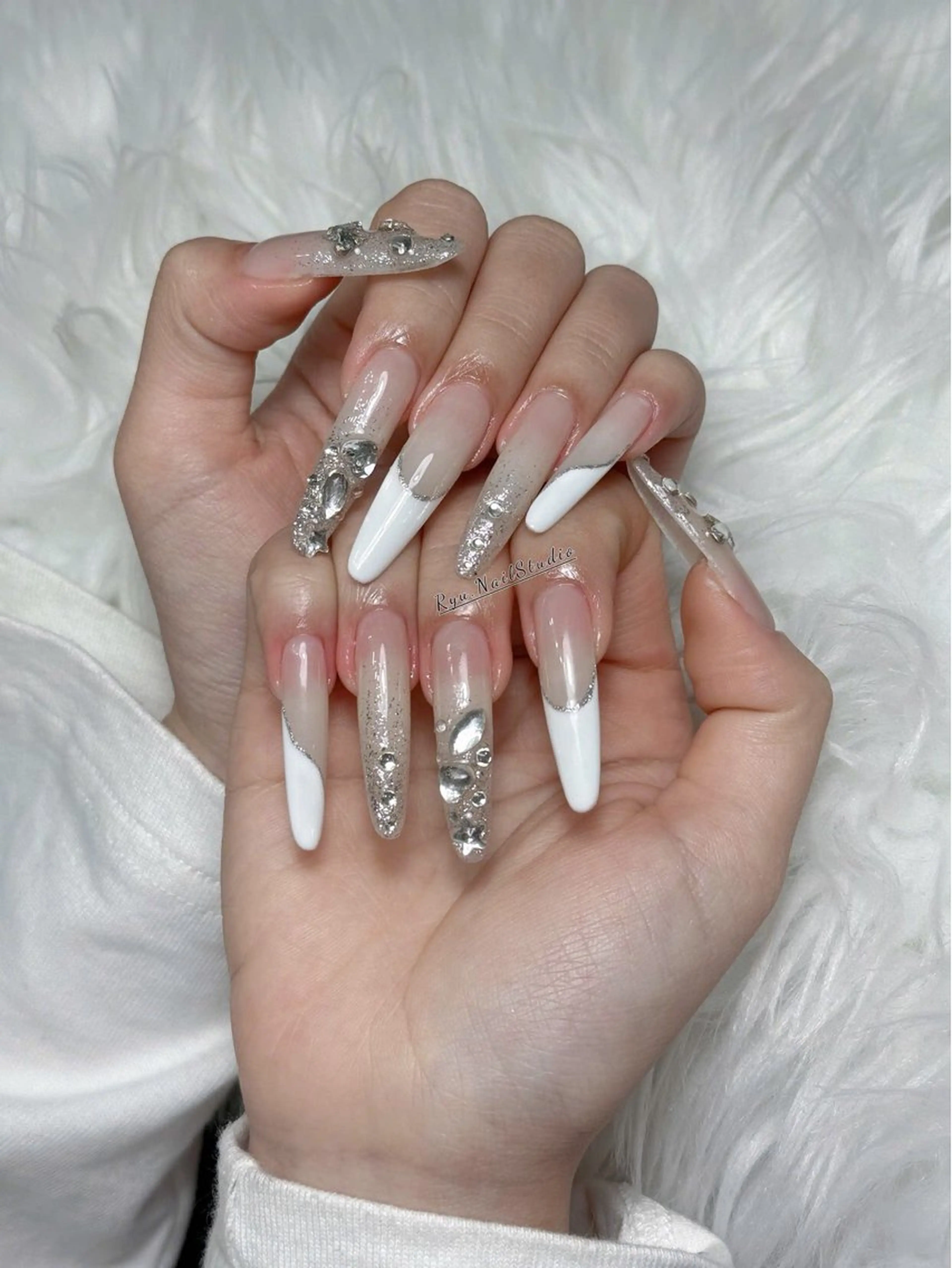 ネイル アートネイル ジェルネイル グラデーション マグネットネイル ニュアンスネイル ハンドネイル Ryu Nail Studio所属・Ryu Nail 新大久保のネイルデザイン