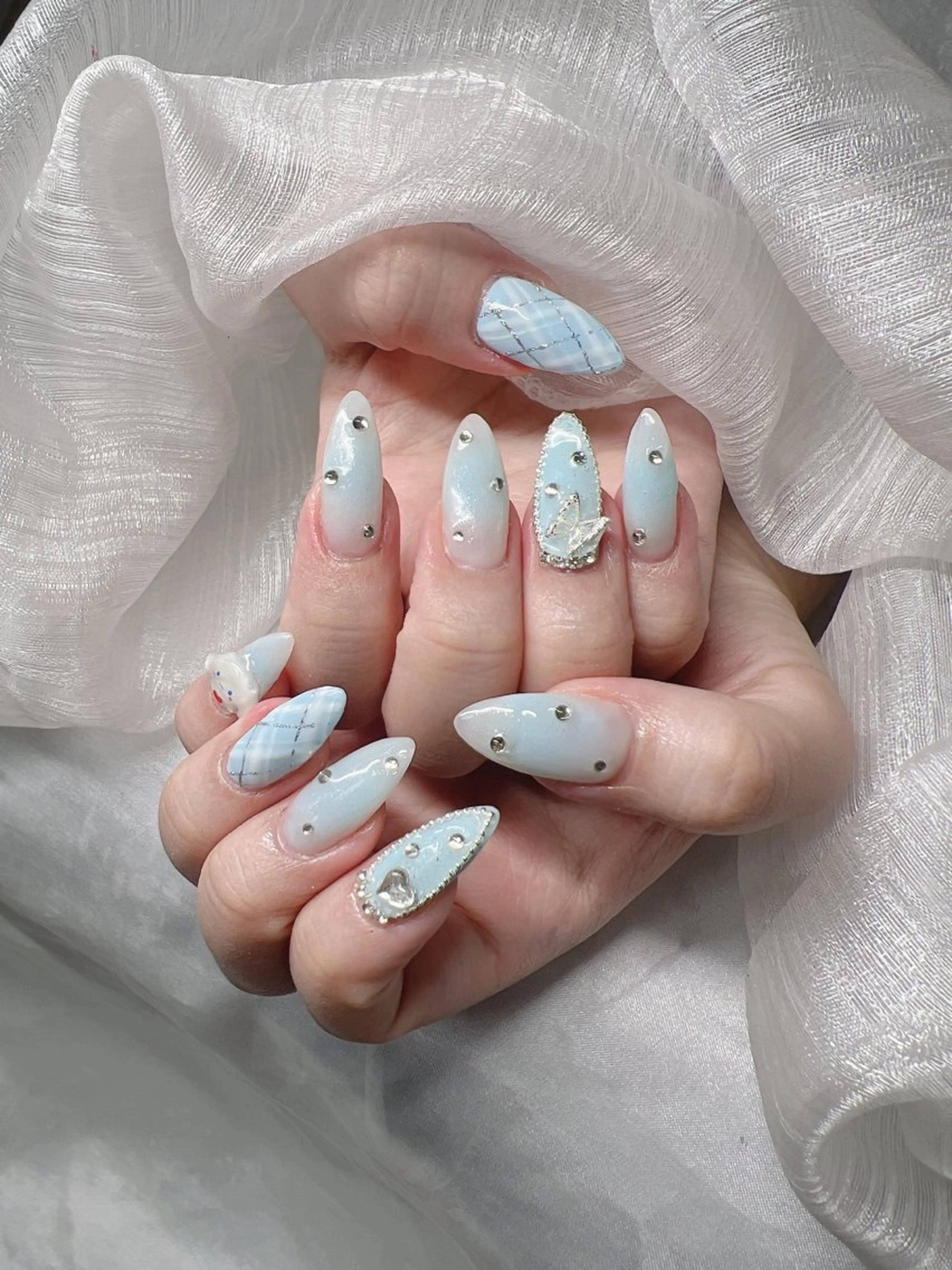 ネイル ハンドネイル Lee Nailsのネイルデザイン